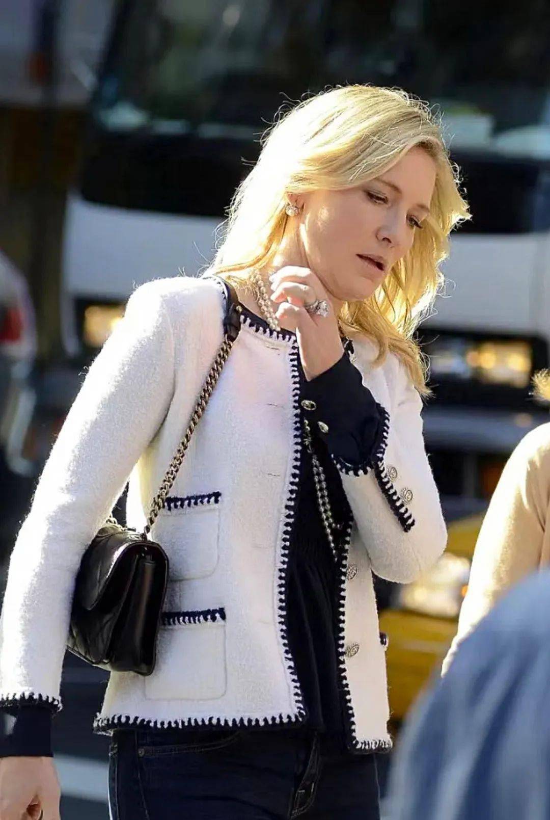 Chanel Vintage Haute Couture 1970s Blue Jasmine White Navy Tweed Jacket Suit