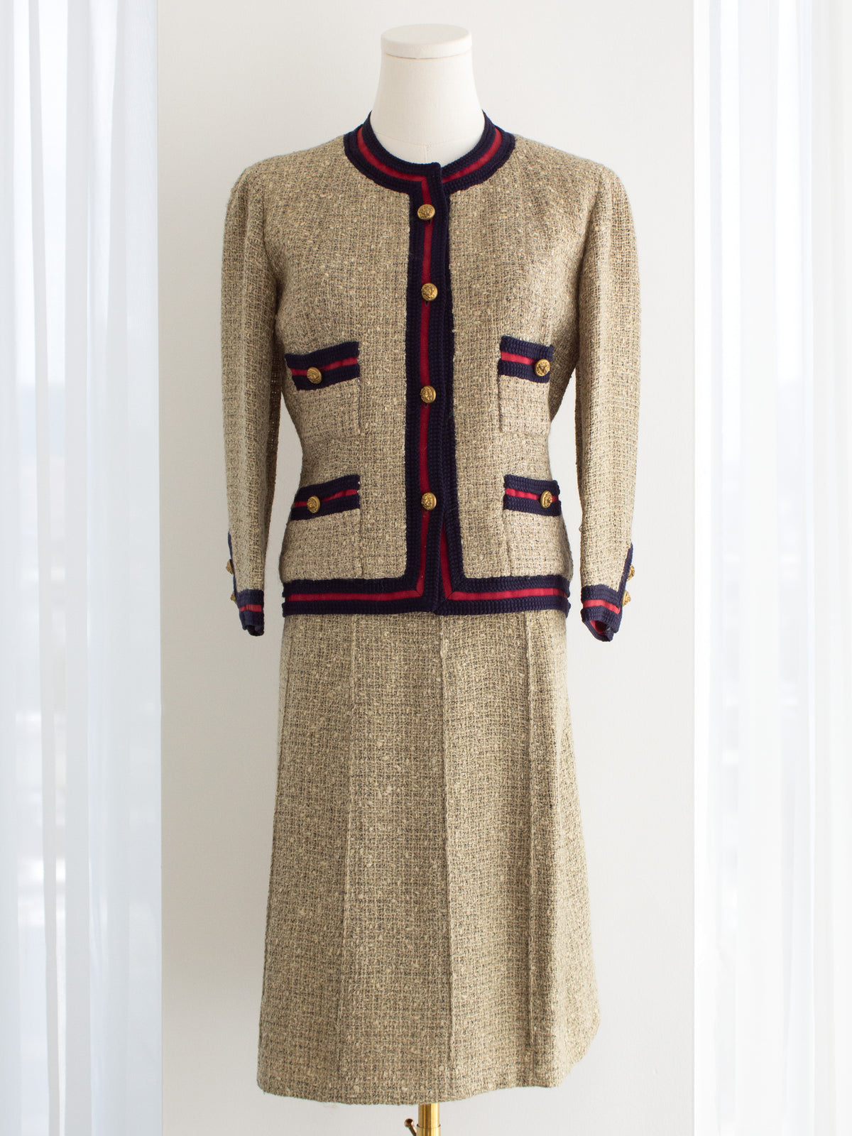Chanel Haute Couture 1961 Coco Beige Red Blue Tweed Jacket Skirt Suit