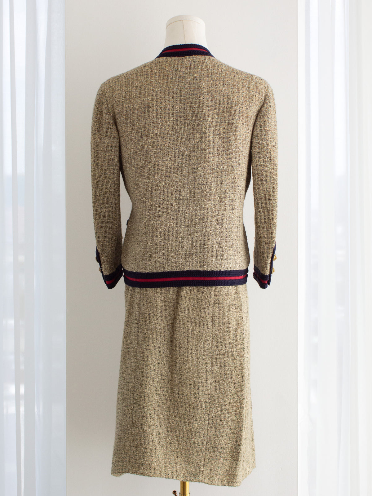 Chanel Haute Couture 1961 Coco Beige Red Blue Tweed Jacket Skirt Suit