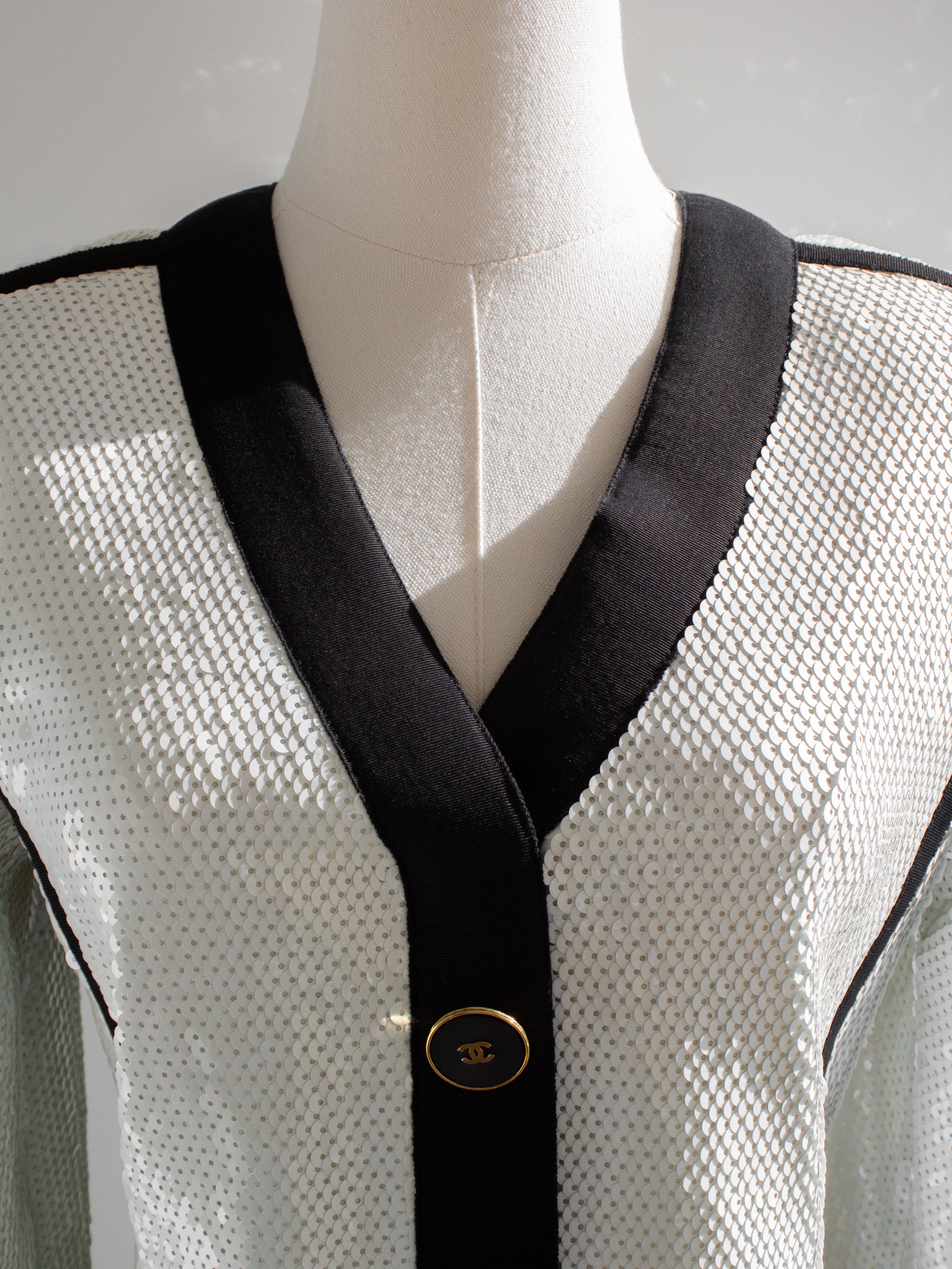 Chanel Vintage S/S 1991 Collector White Black Sequin CC Scuba Jacket
