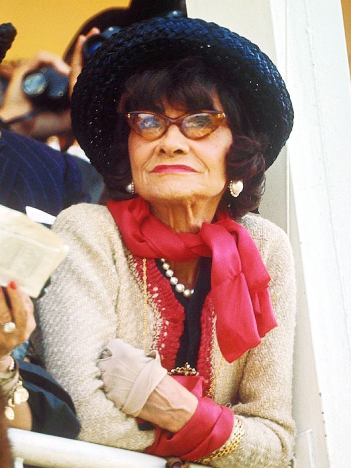 Chanel 1964 Haute Couture Coco Gabrielle Ecru Tweed Gold Lion Jacket