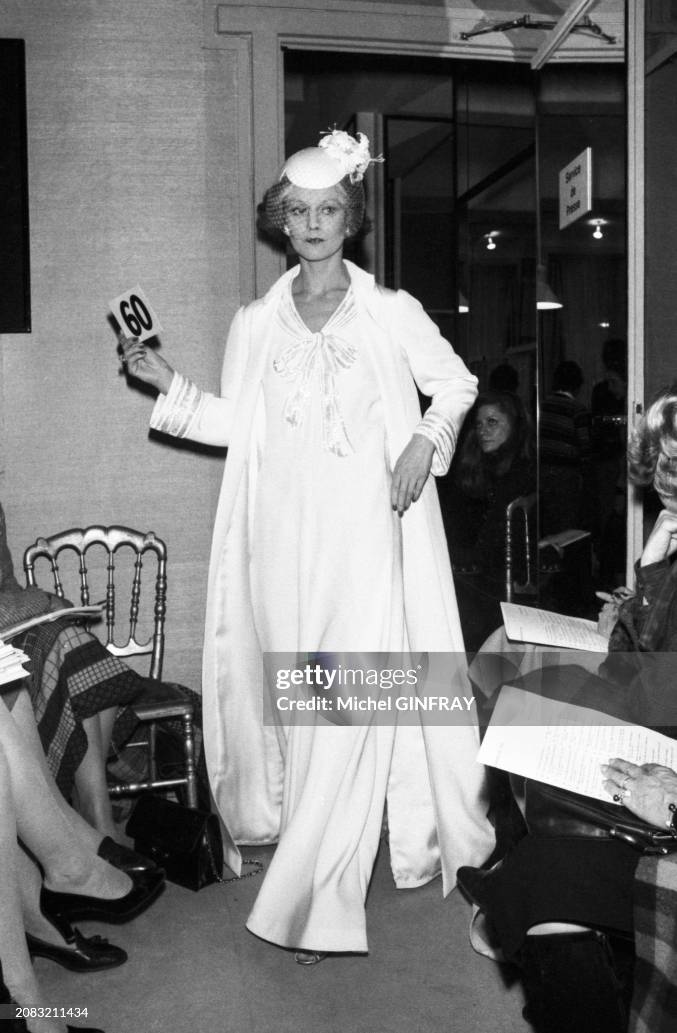 Chanel Haute Couture S/S 1979 Ivory Embellished Bow Evening Gown 2pcs Ensemble