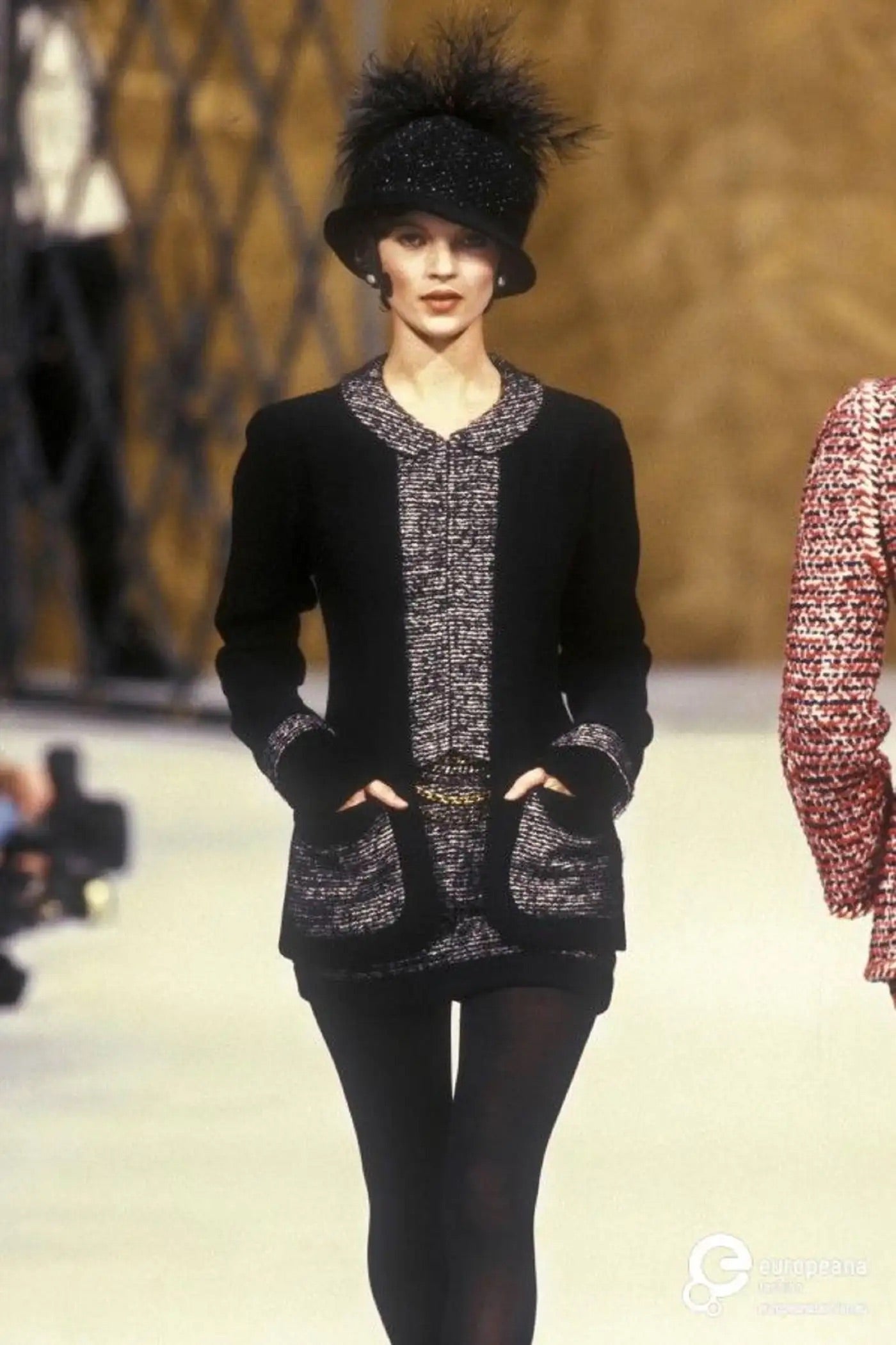 Chanel Haute Couture F/W 1993 Runway Black Grey Tweed Jacket Skirt Suit
