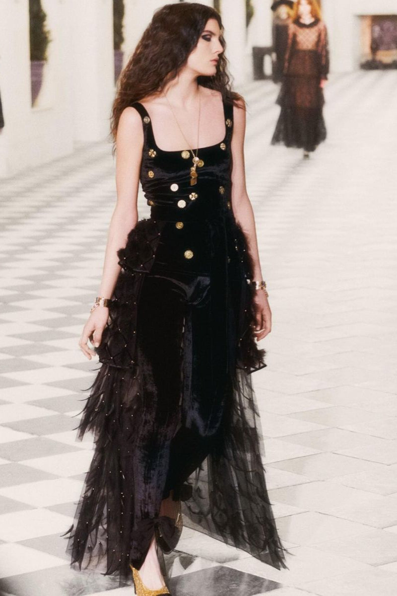 Chanel Pre-Fall 2021 Métiers d’Art “Château des Dames” Black Velvet 21A Top