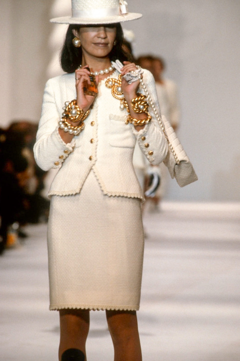 Chanel Vintage S/S 1990 Ecru Cream 24K Gold CC Scalloped Tweed Jacket Skirt Suit
