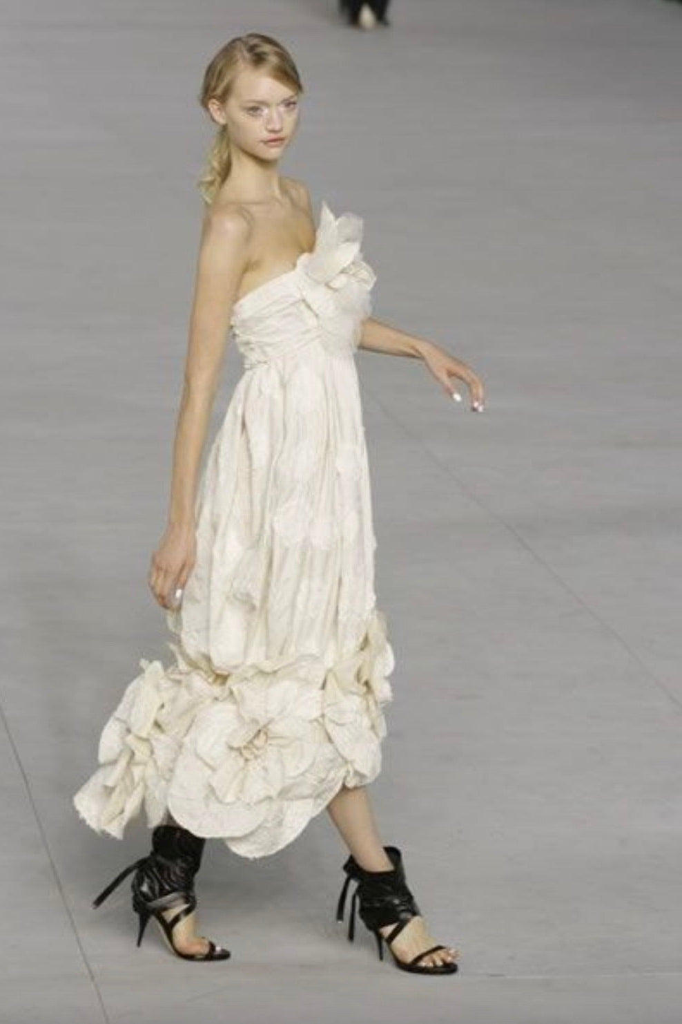 Chanel S/S 2006 Bride Camellia Ivory White 06P Evening Wedding Gown