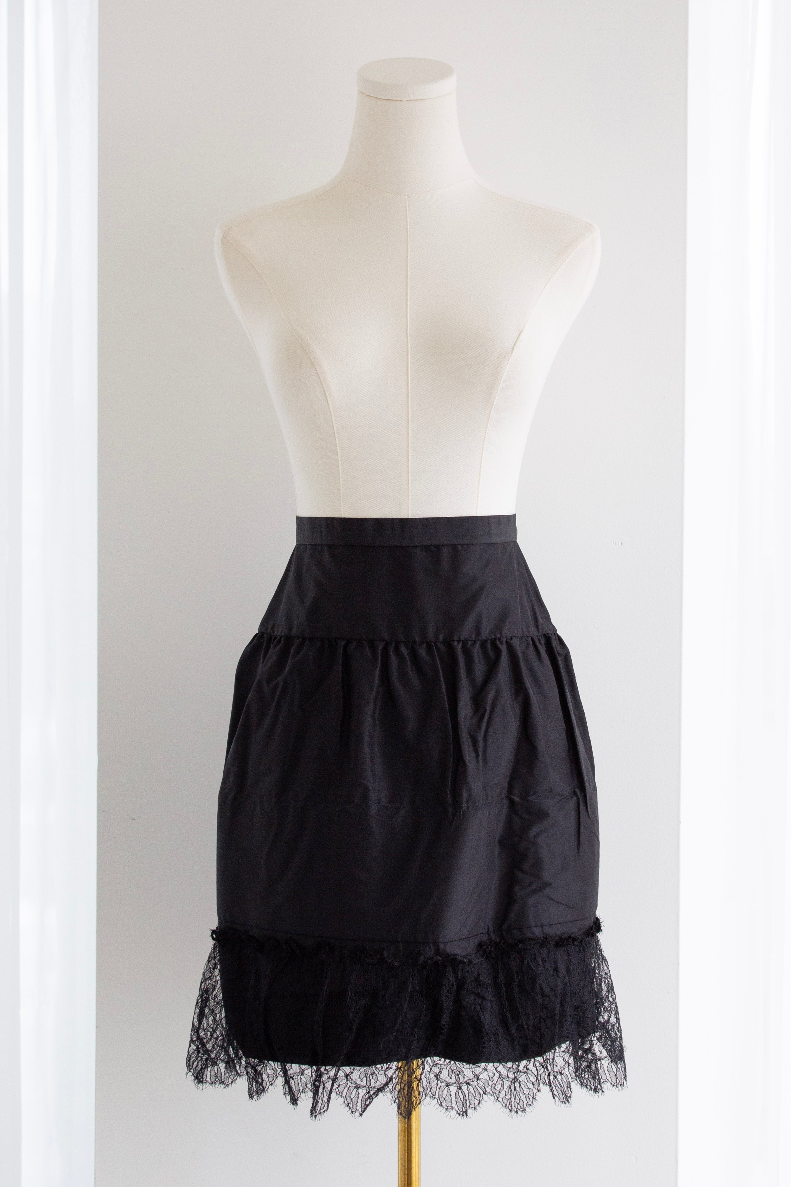 Chanel F/W 1994 Black Sequin Lace Bow Camellia 94A Mini Dress