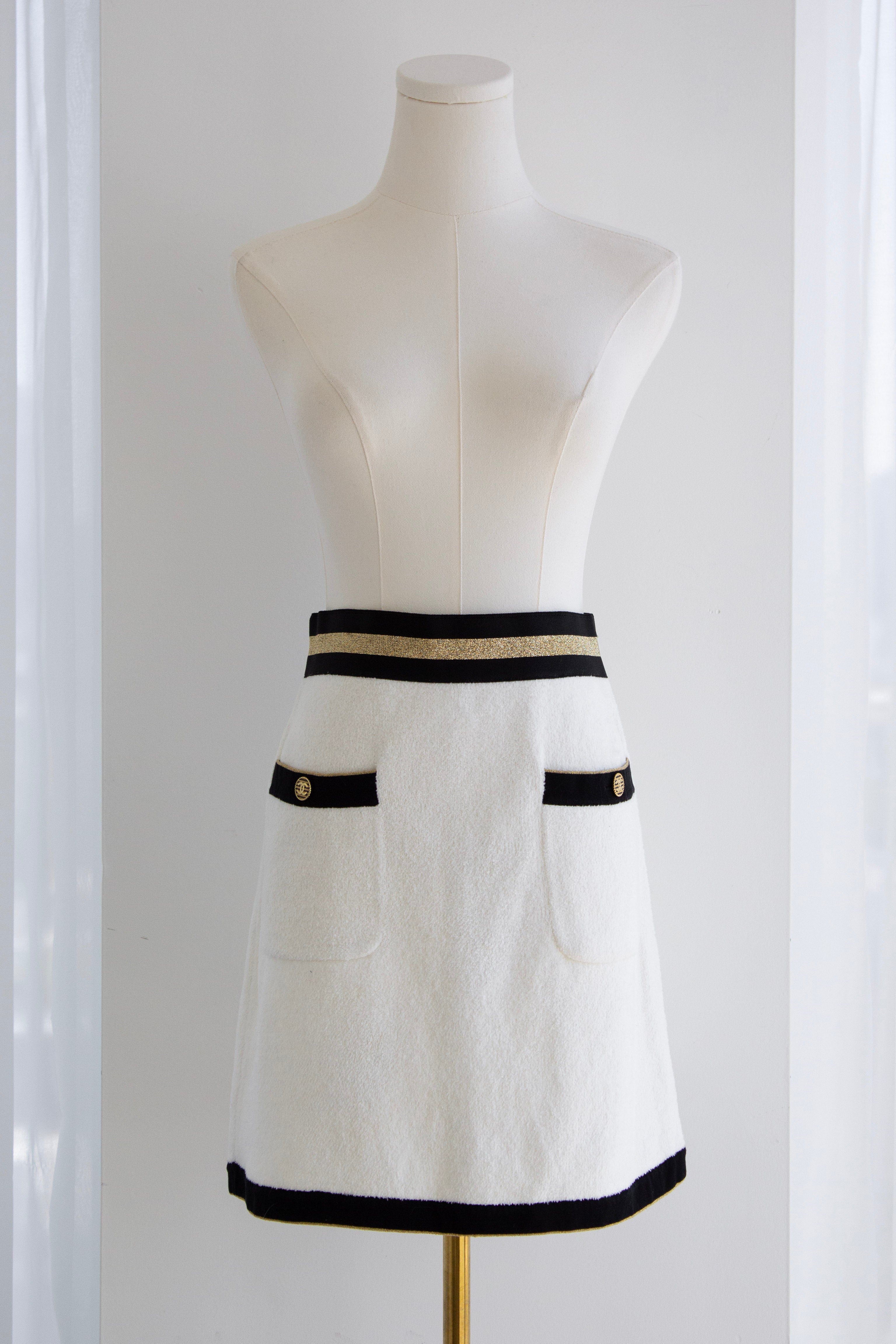 Chanel Cruise 2019 White Black Gold Terrycloth 19C Mini Skirt