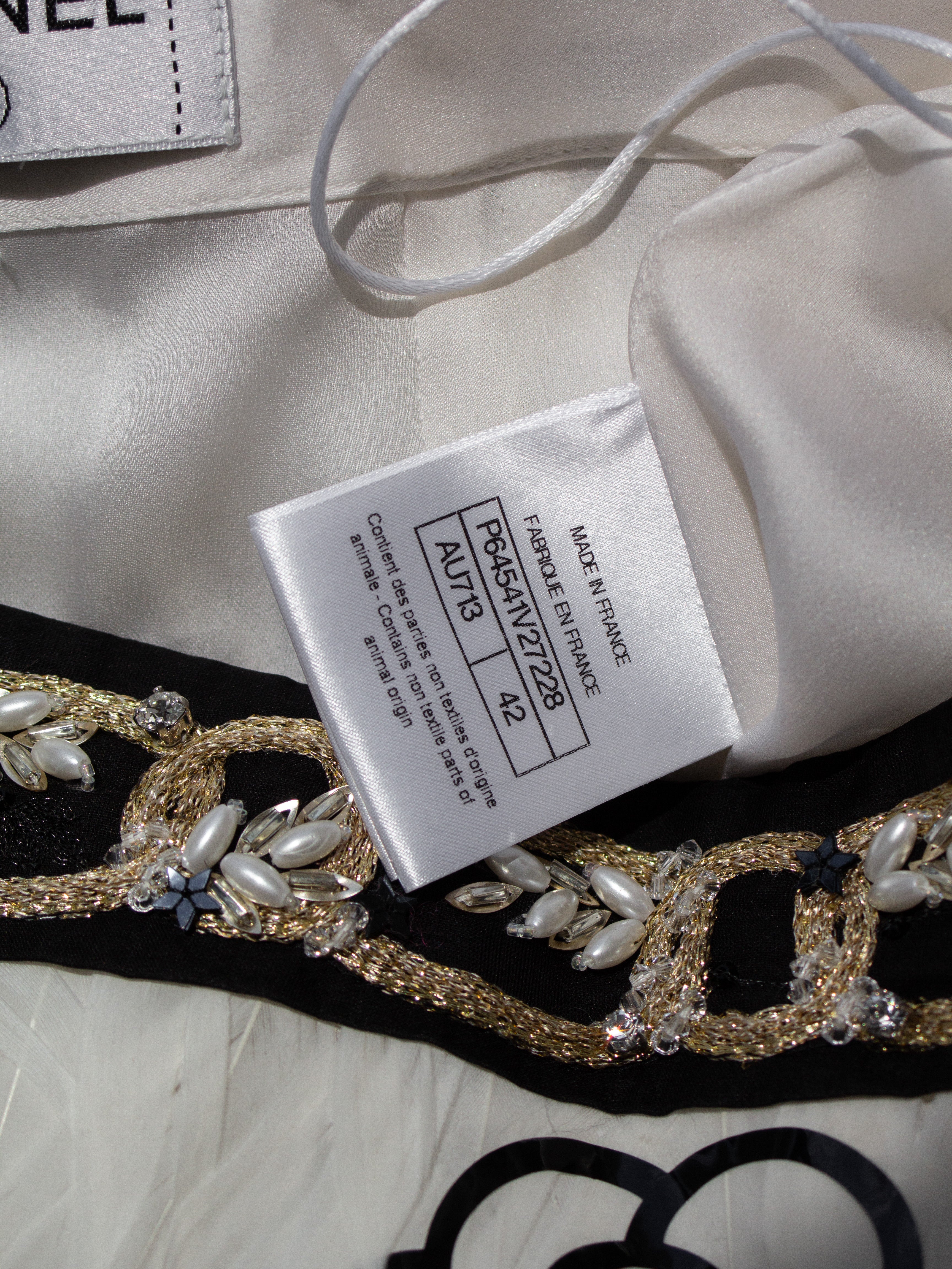 Rare Chanel Metiers D'Art 2020 White Black Embellished Feather 20A Mini Skirt