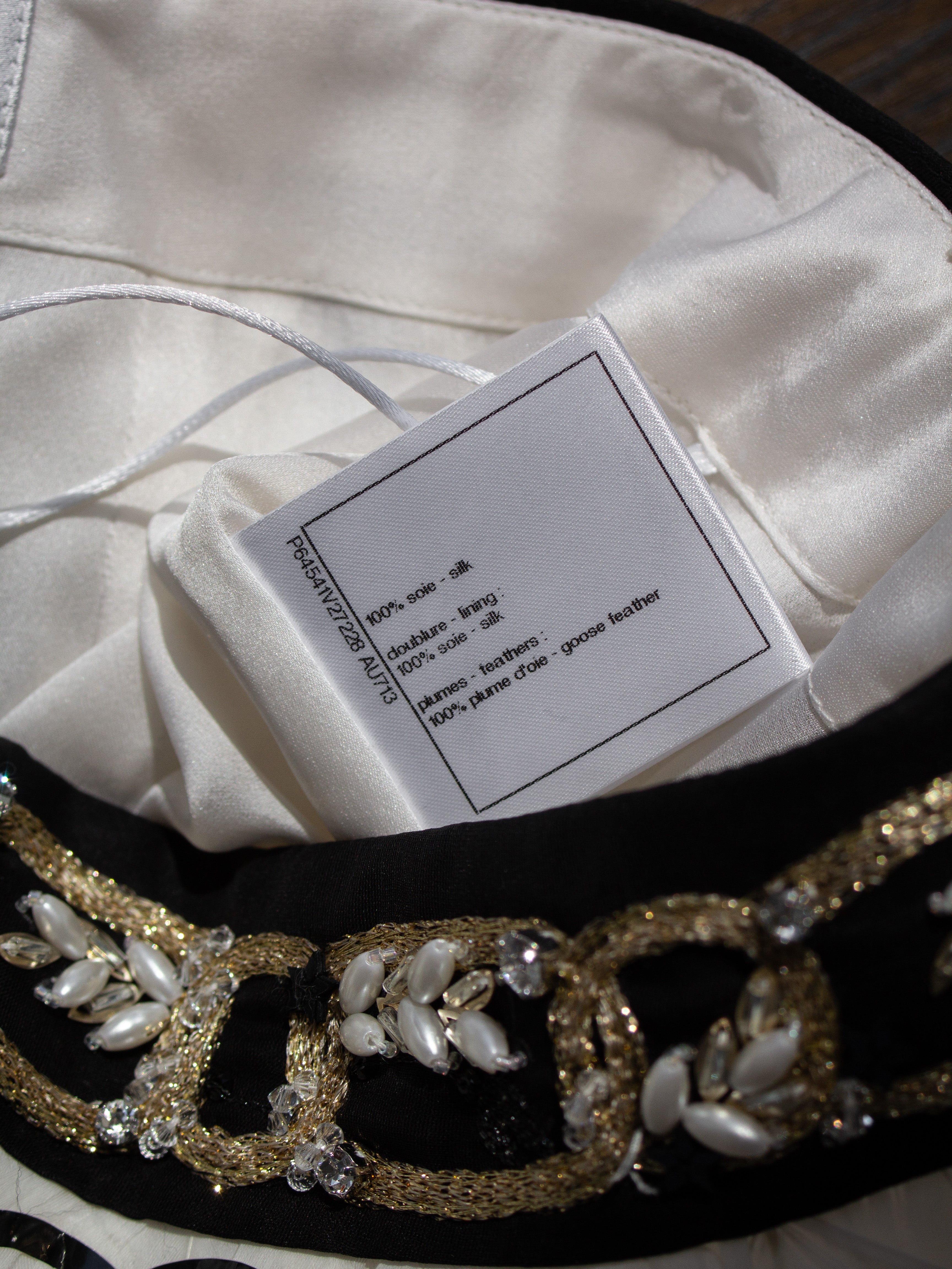 Rare Chanel Metiers D'Art 2020 White Black Embellished Feather 20A Mini Skirt