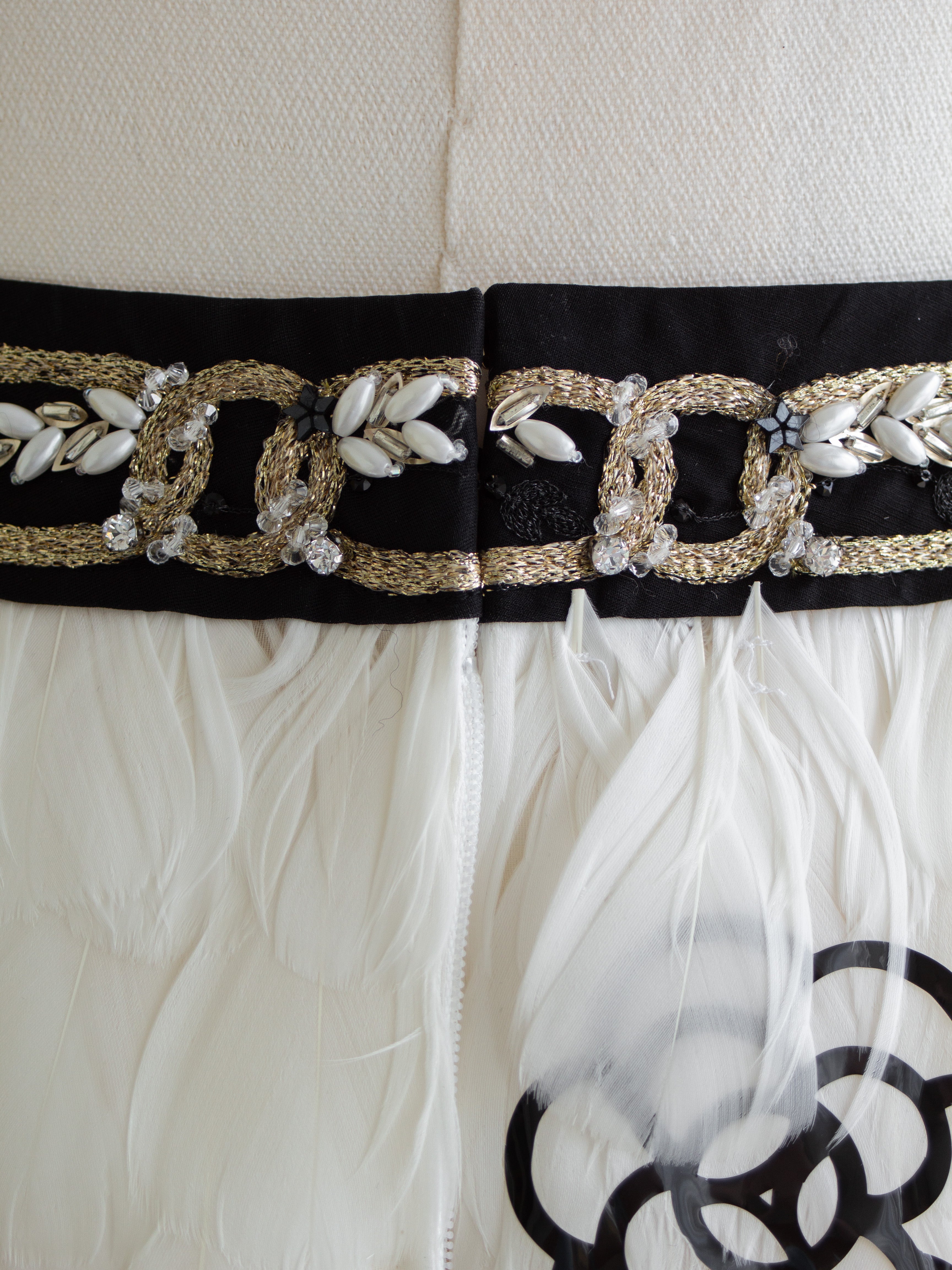 Rare Chanel Metiers D'Art 2020 White Black Embellished Feather 20A Mini Skirt