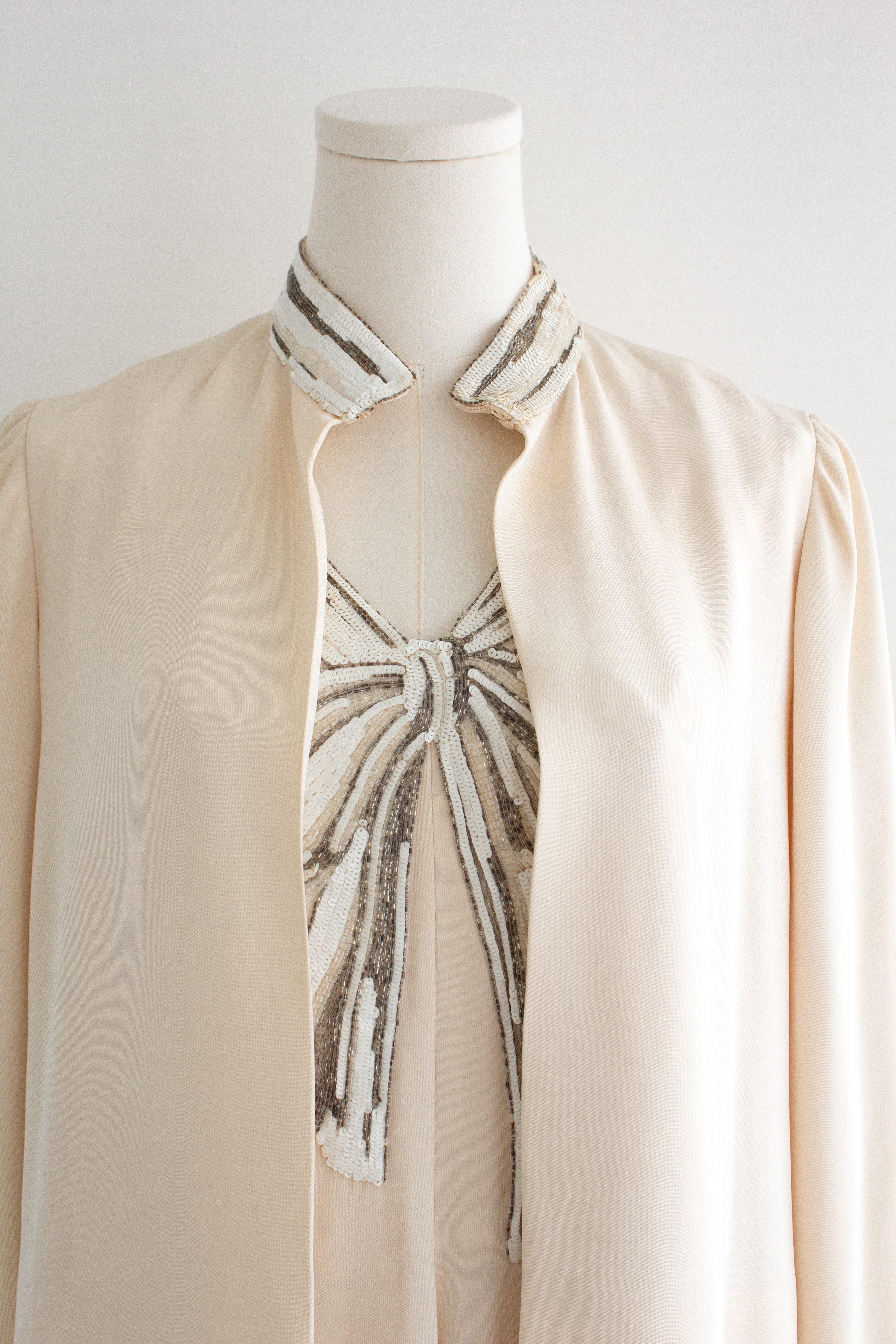 Chanel Haute Couture S/S 1979 Ivory Embellished Bow Evening Gown 2pcs Ensemble