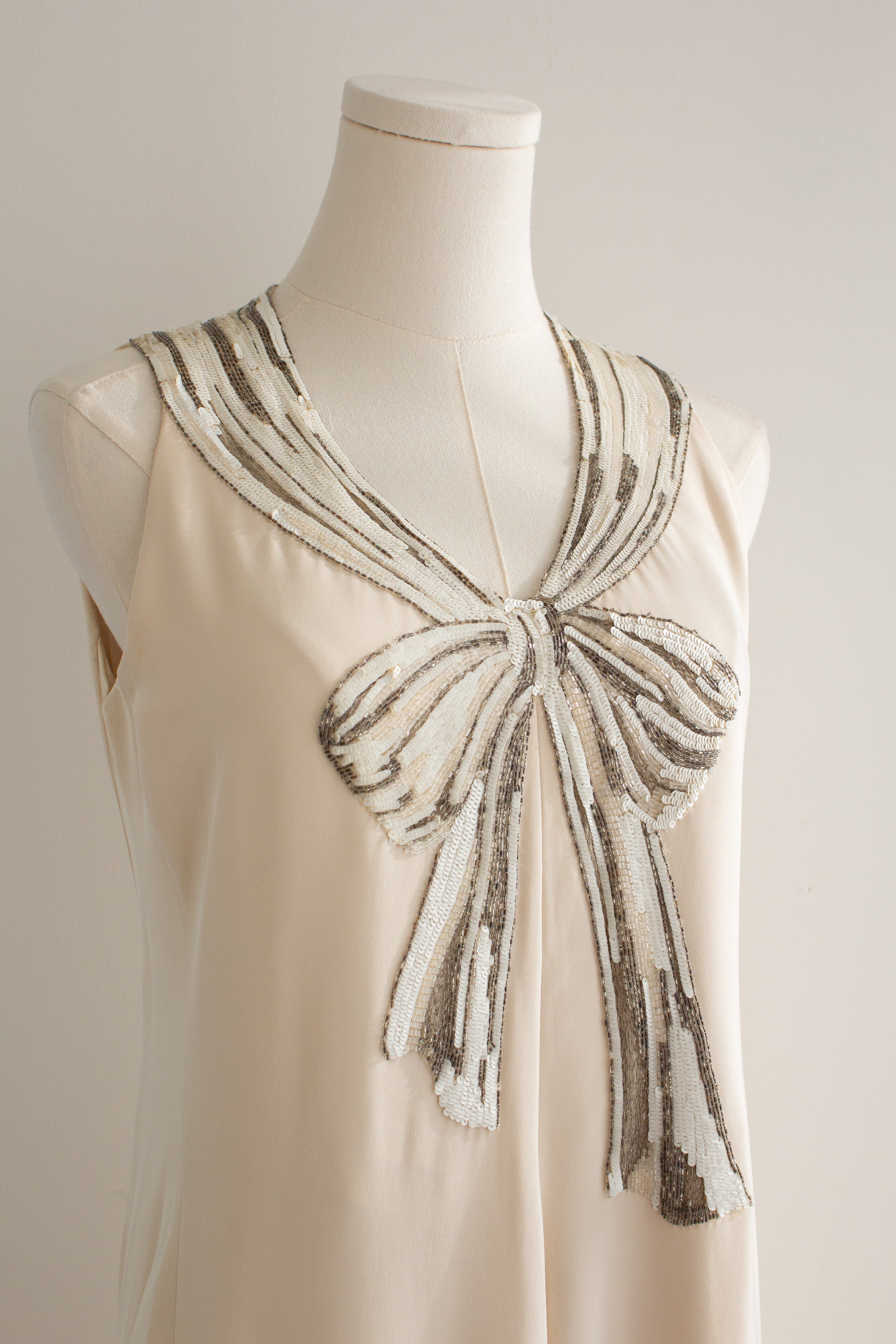 Chanel Haute Couture S/S 1979 Ivory Embellished Bow Evening Gown 2pcs Ensemble