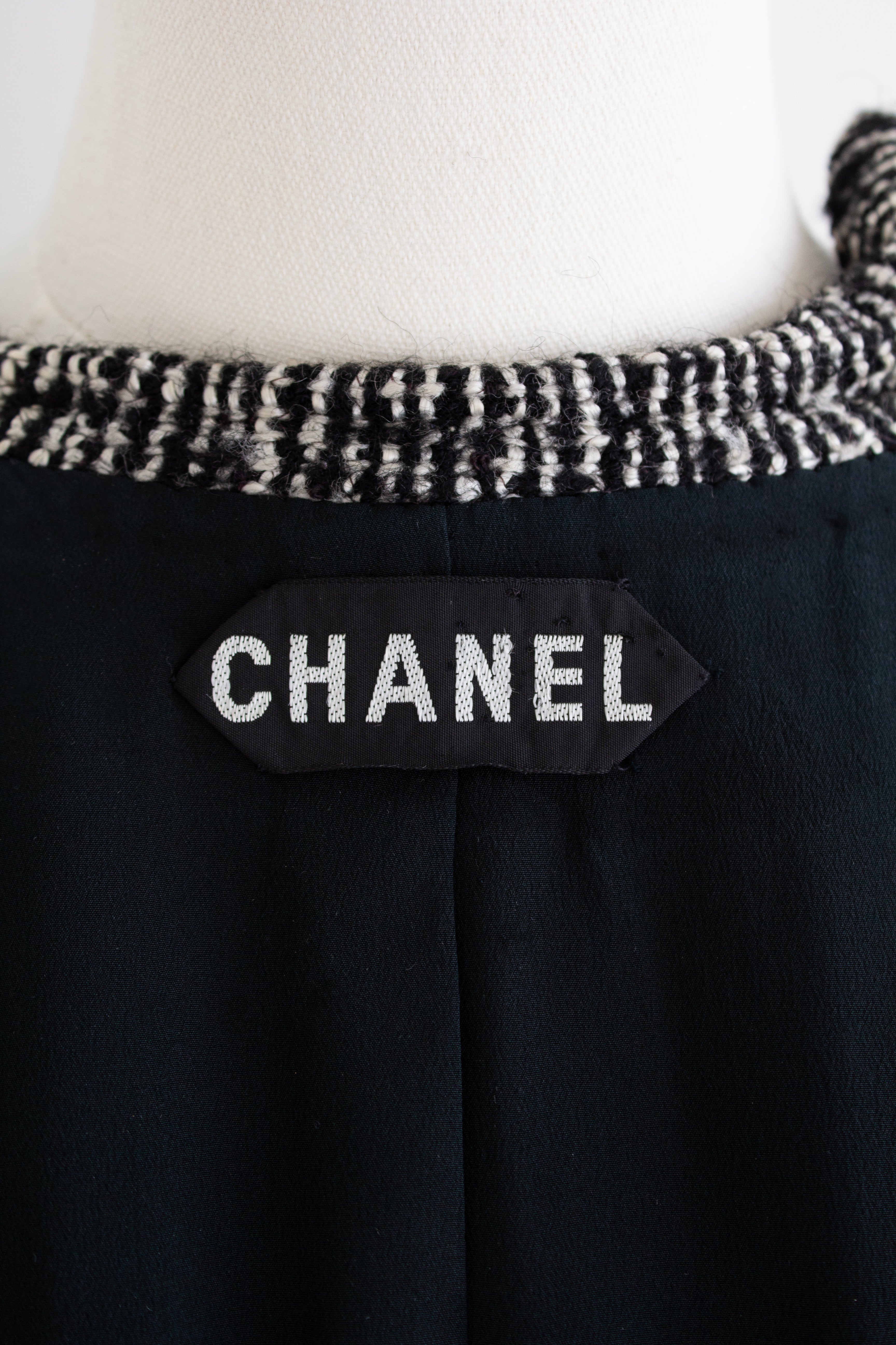 Chanel Haute Couture F/W 1993 Runway Black Grey Tweed Jacket Skirt Suit