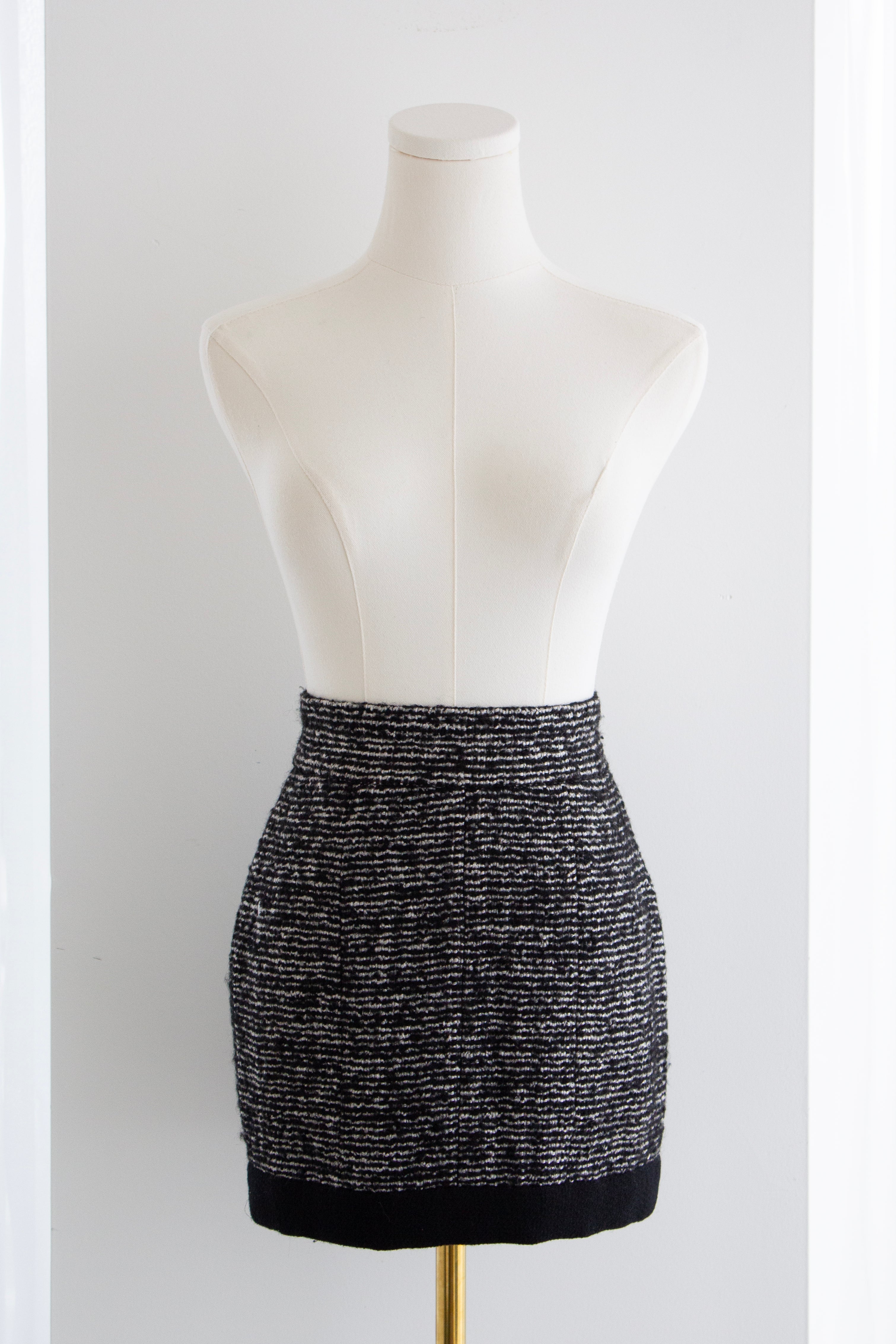 Chanel Haute Couture F/W 1993 Runway Black Grey Tweed Jacket Skirt Suit