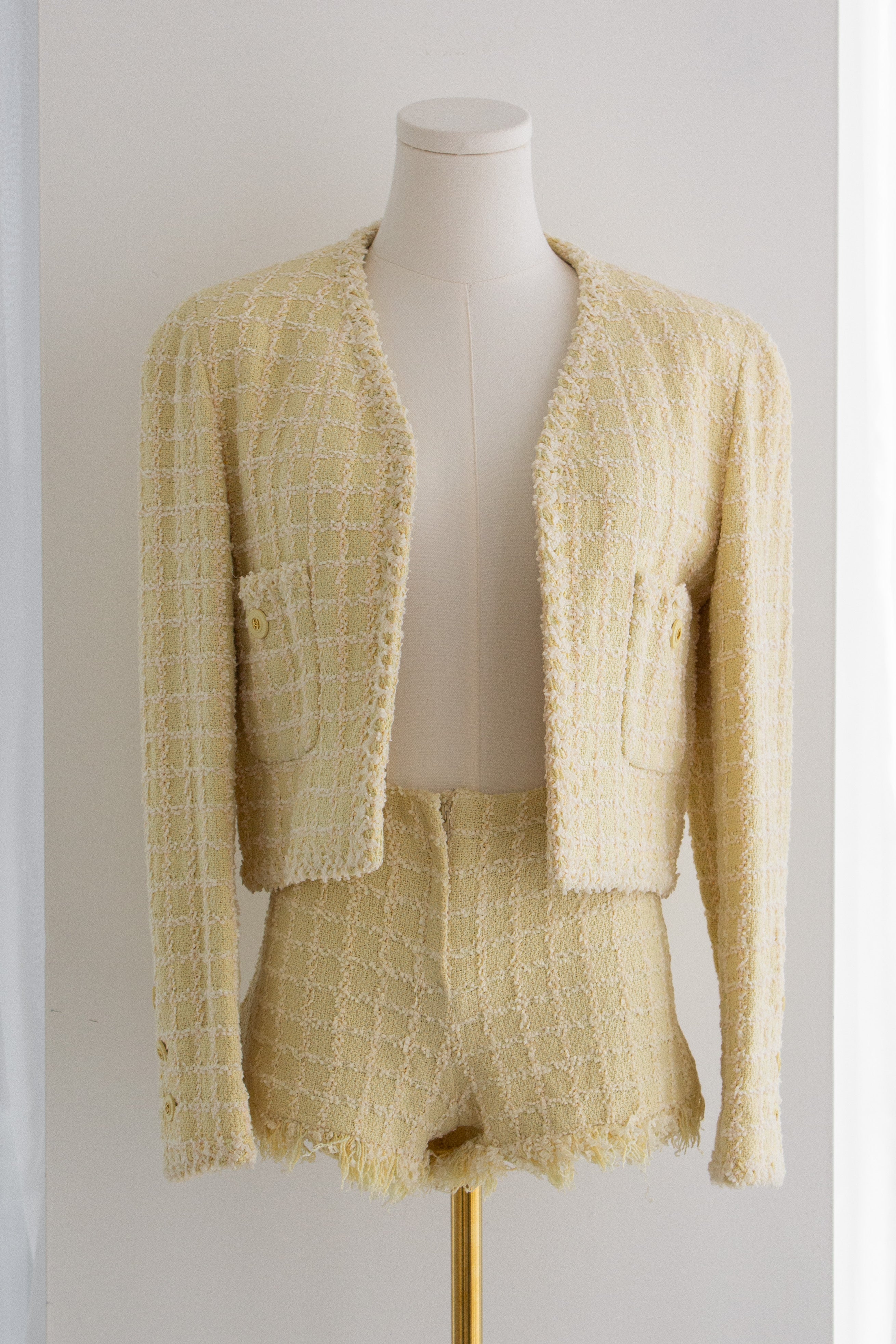Chanel Vintage S/S 1994 Yellow Green Fantasy Tweed 94P Jacket Shorts Suit