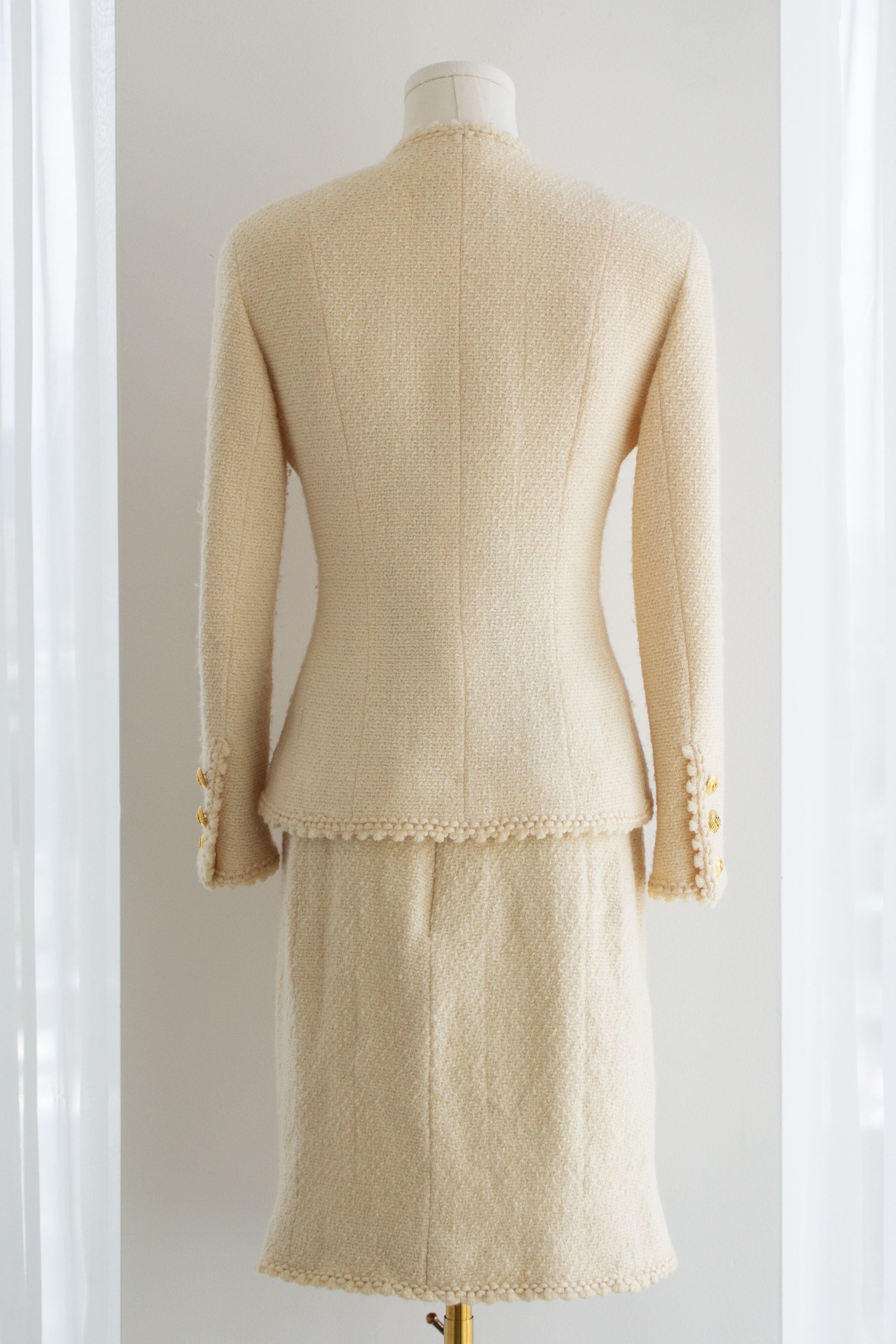 Chanel Vintage S/S 1990 Ecru Cream 24K Gold CC Scalloped Tweed Jacket Skirt Suit