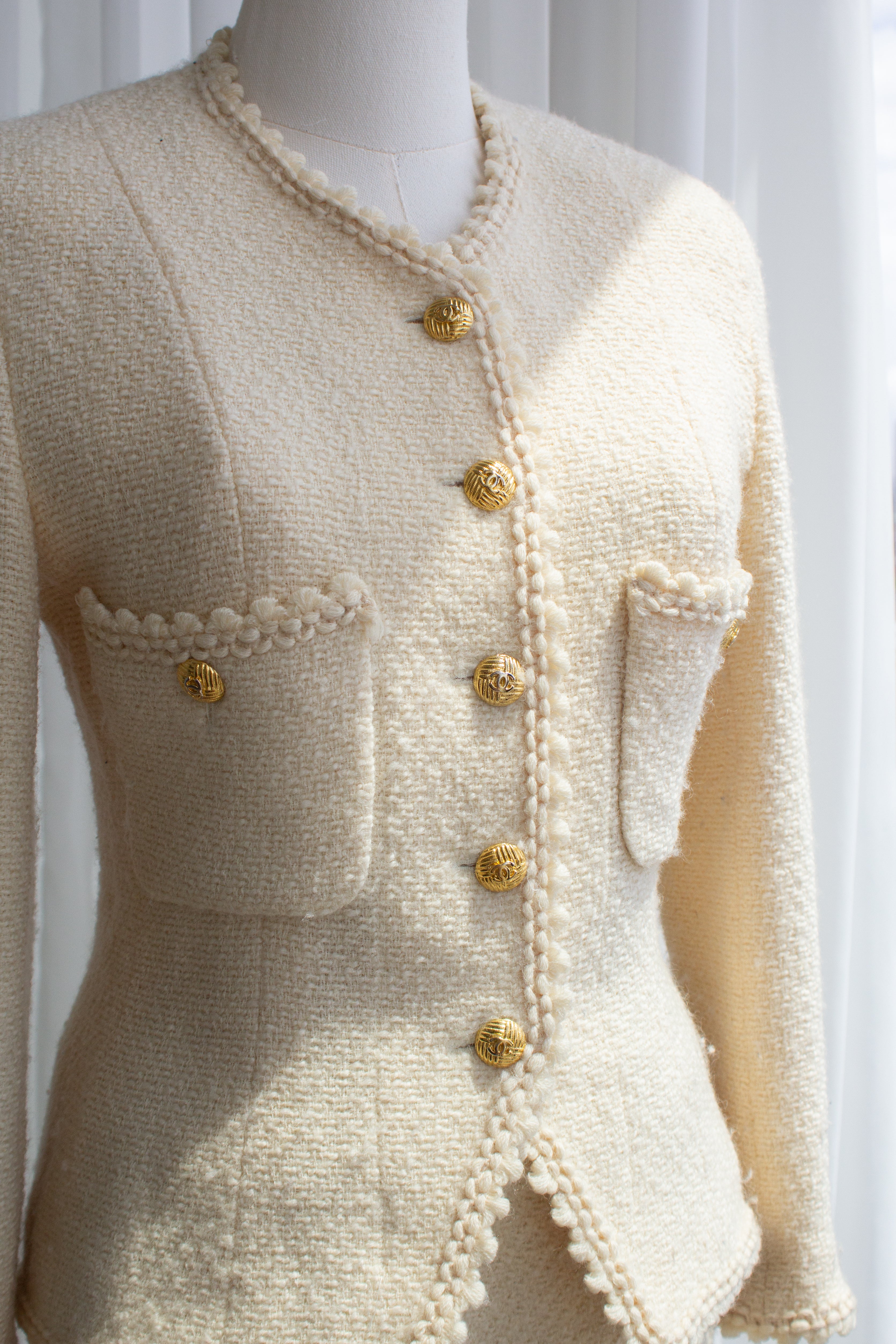 Chanel Vintage S/S 1990 Ecru Cream 24K Gold CC Scalloped Tweed Jacket Skirt Suit