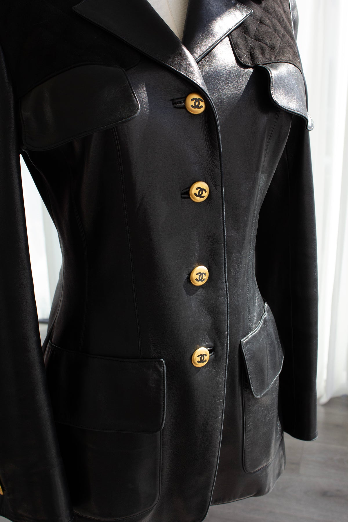 Chanel Vintage Fall/Winter 1992 Black Gold CC Lambskin Leather Suede Jacket