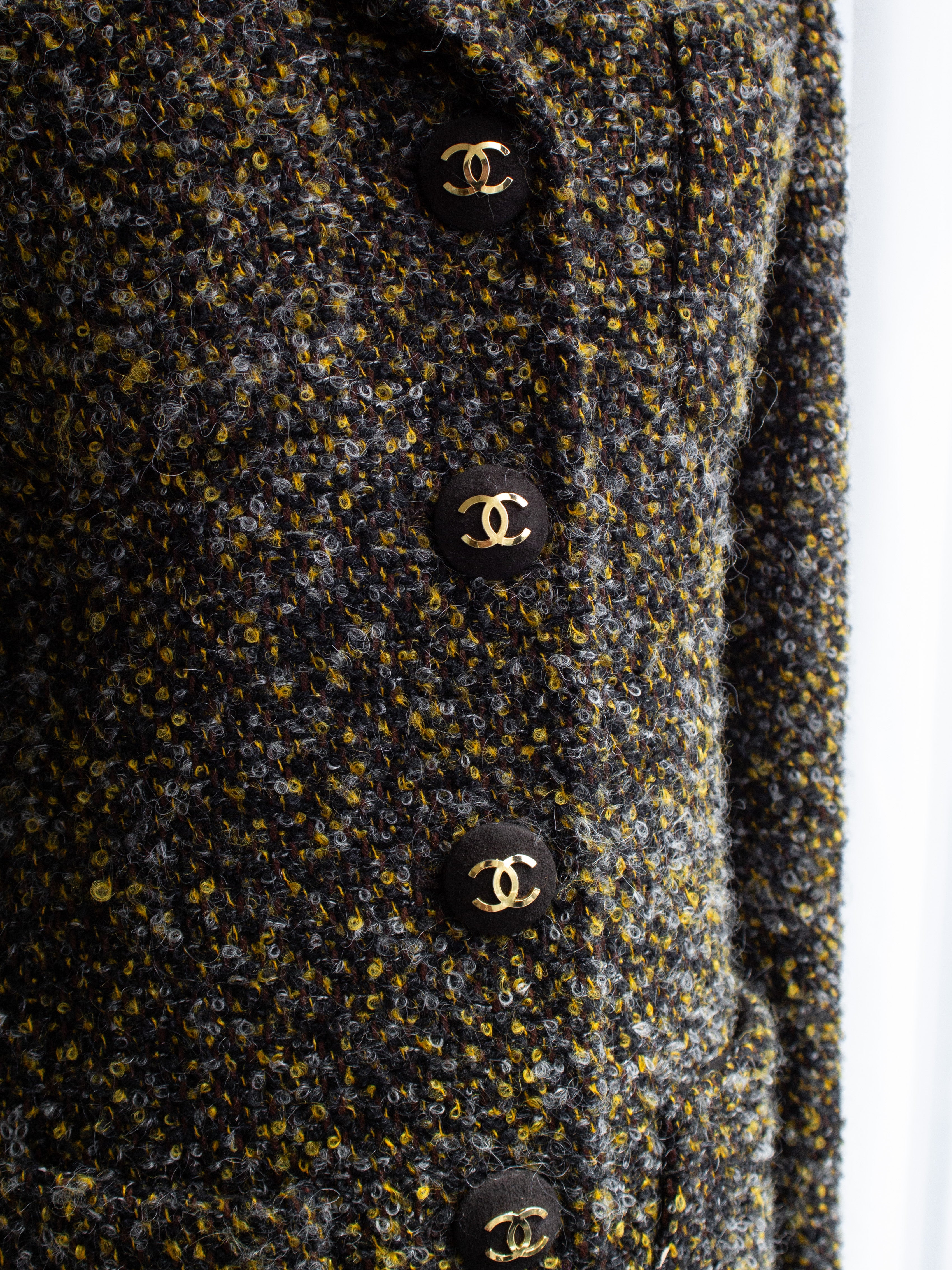 Chanel Vintage F/W 1992 English Tweed Suede Grey Brown CC Gold Runway Jacket