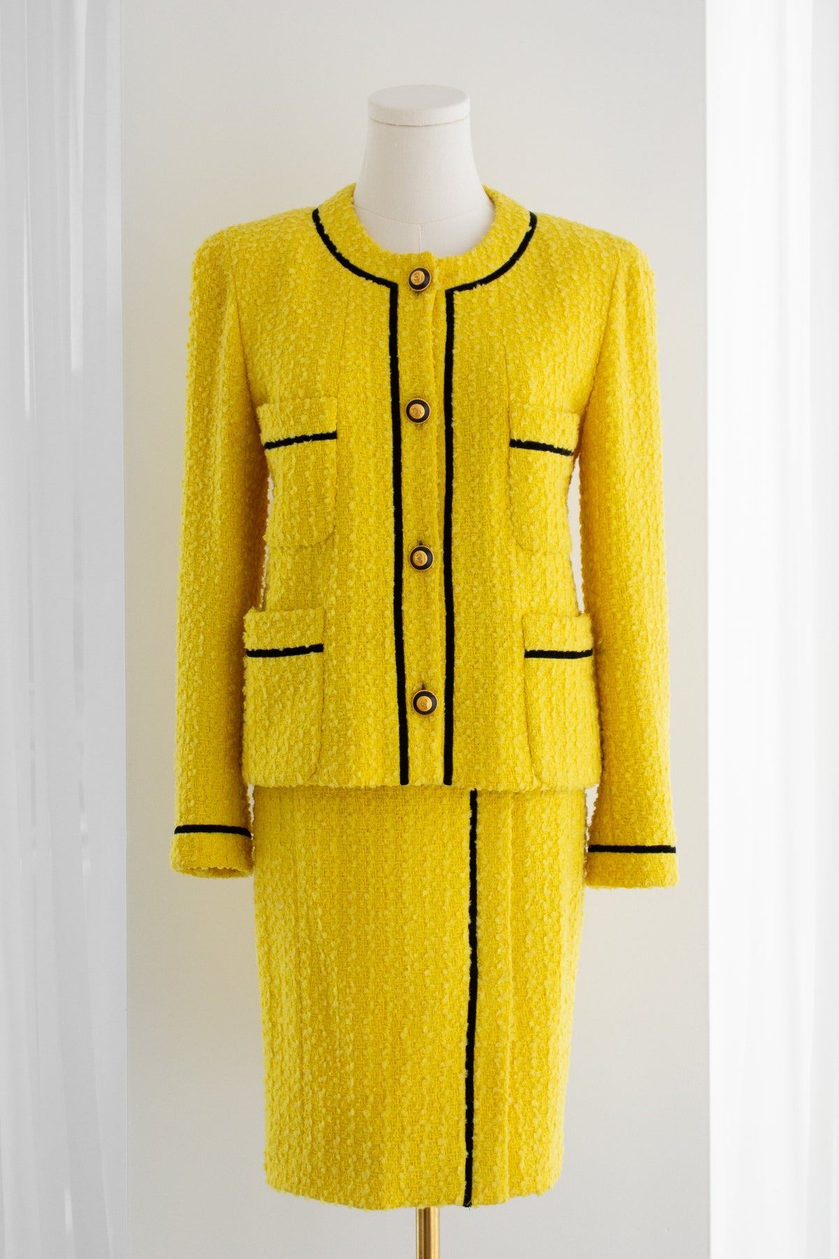 Chanel Vintage F/W 1993 Yellow Black Velvet CC 93A Tweed Jacket Skirt Suit