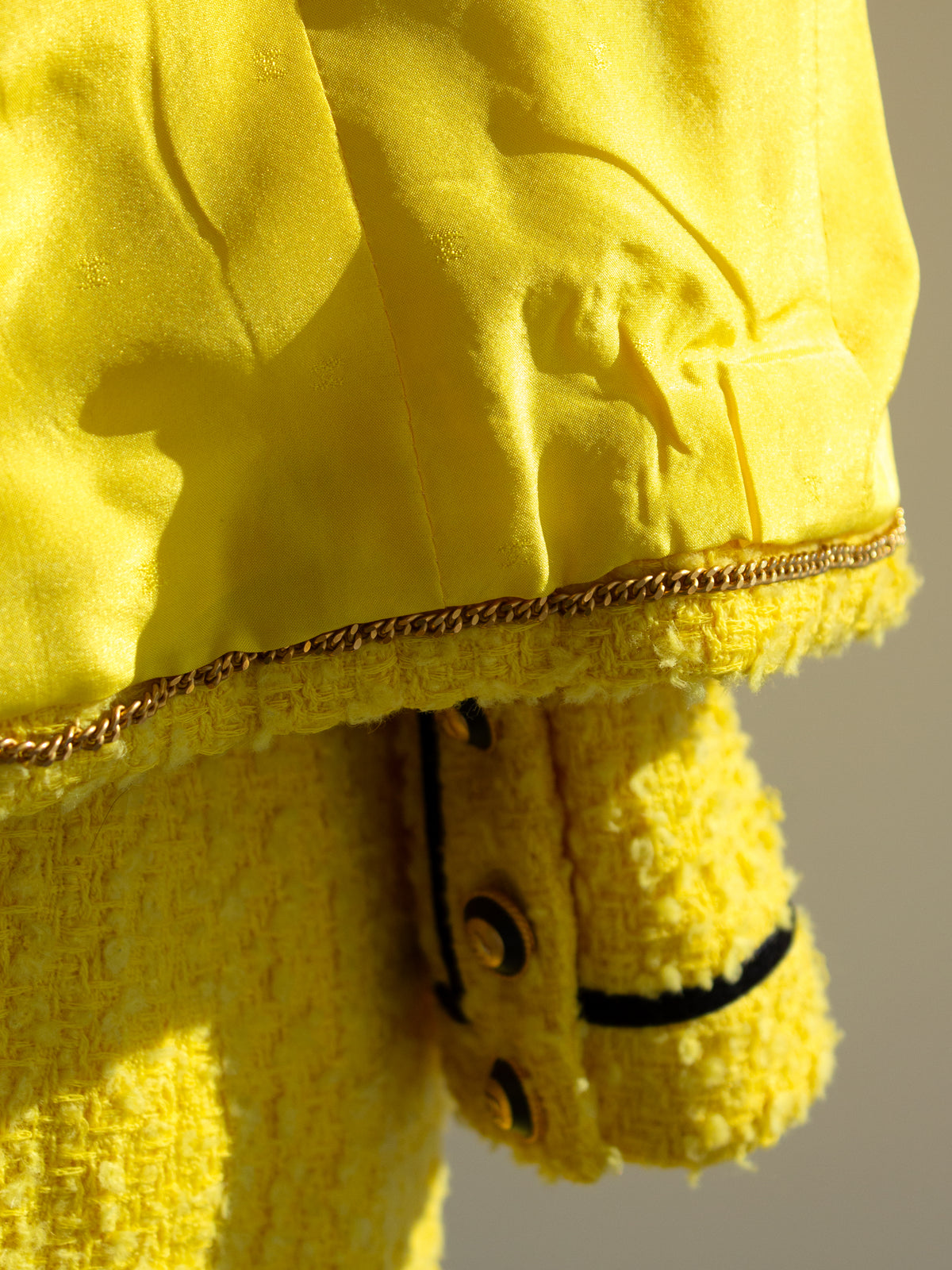 Chanel Vintage F/W 1993 Yellow Black Velvet CC 93A Tweed Jacket Skirt Suit