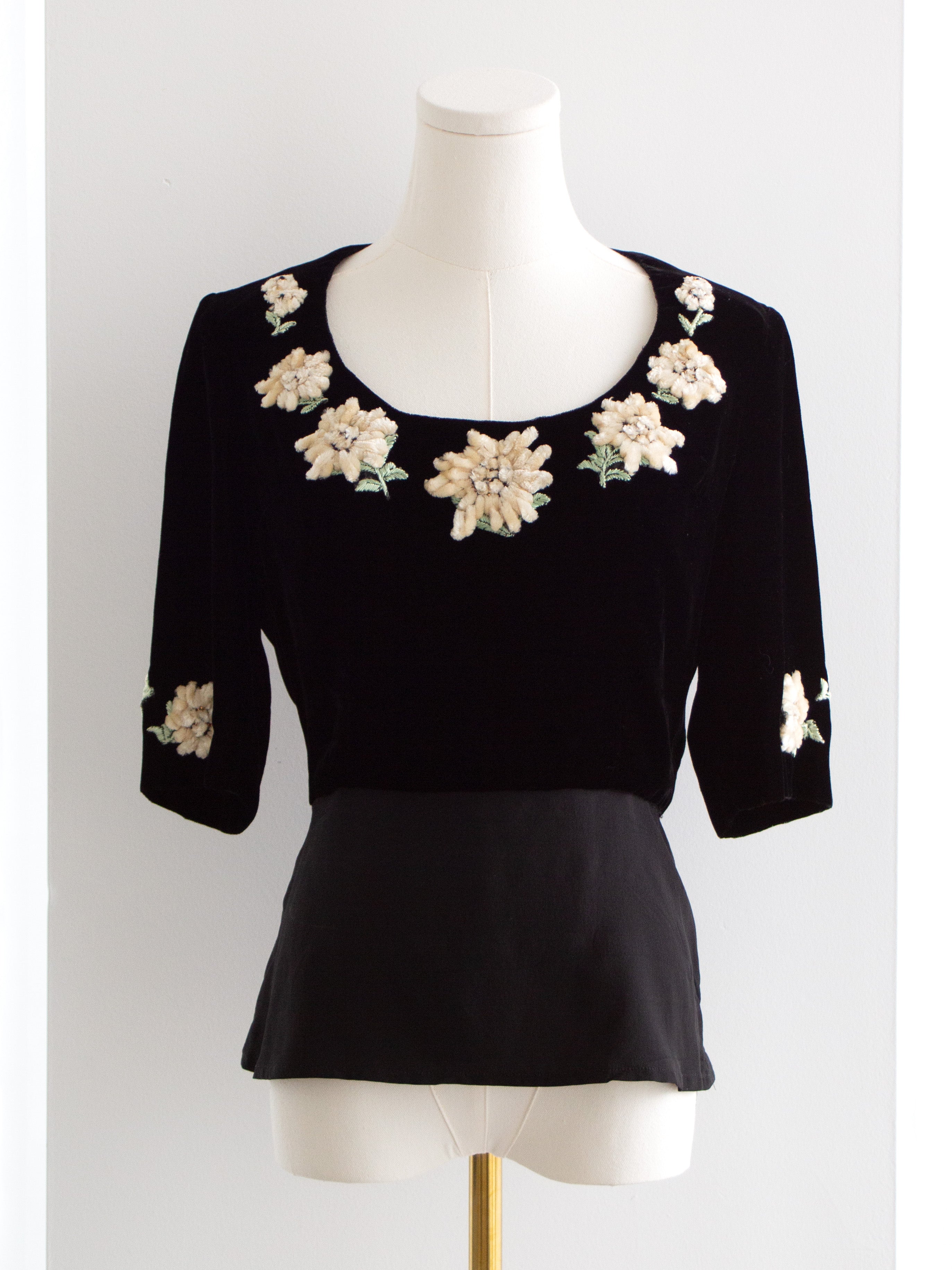 Chanel Vintage F/W1988 black Velvet Edelweiss Flower Embroidered Scoop Neck Top