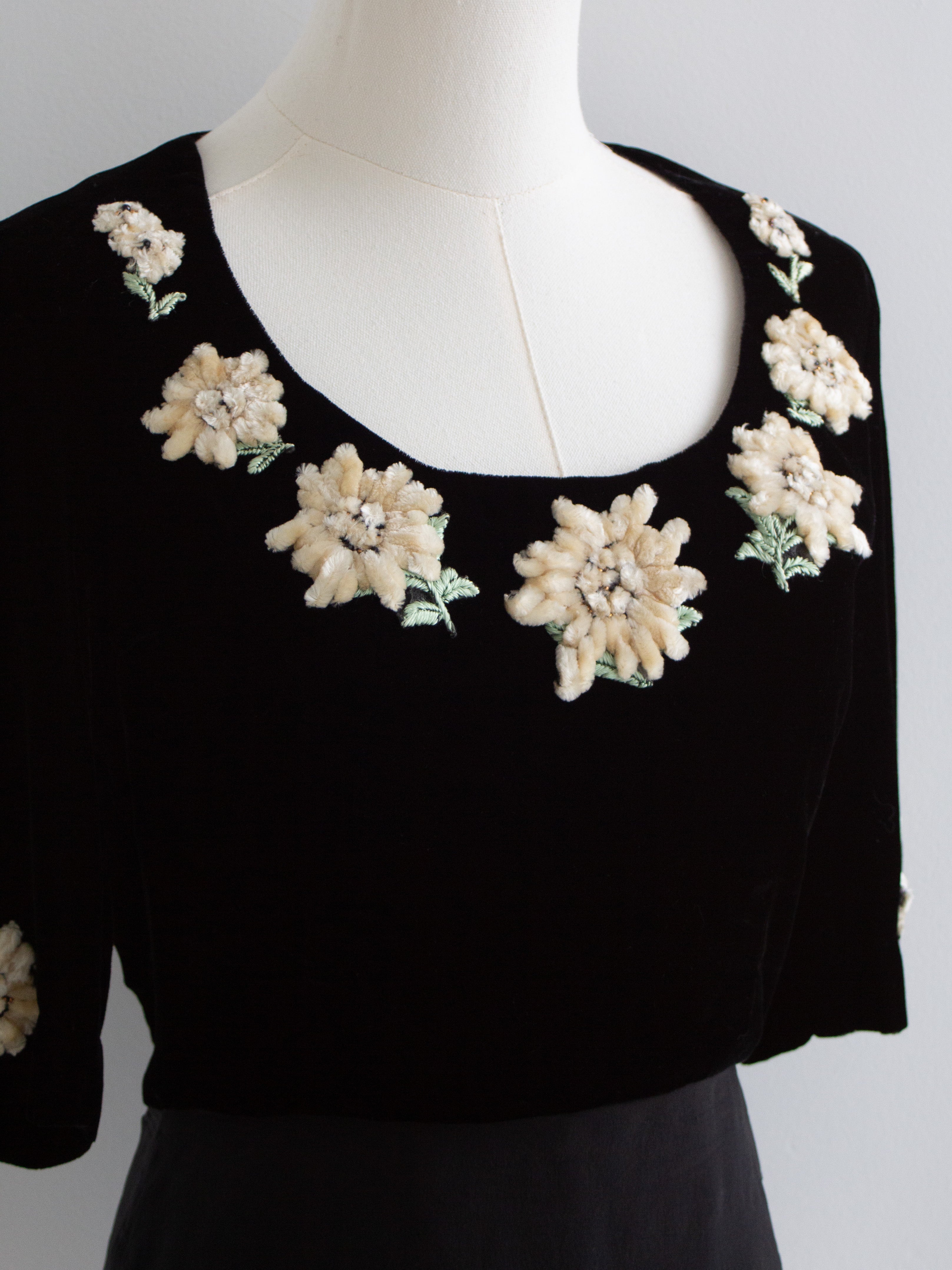 Chanel Vintage F/W1988 black Velvet Edelweiss Flower Embroidered Scoop Neck Top