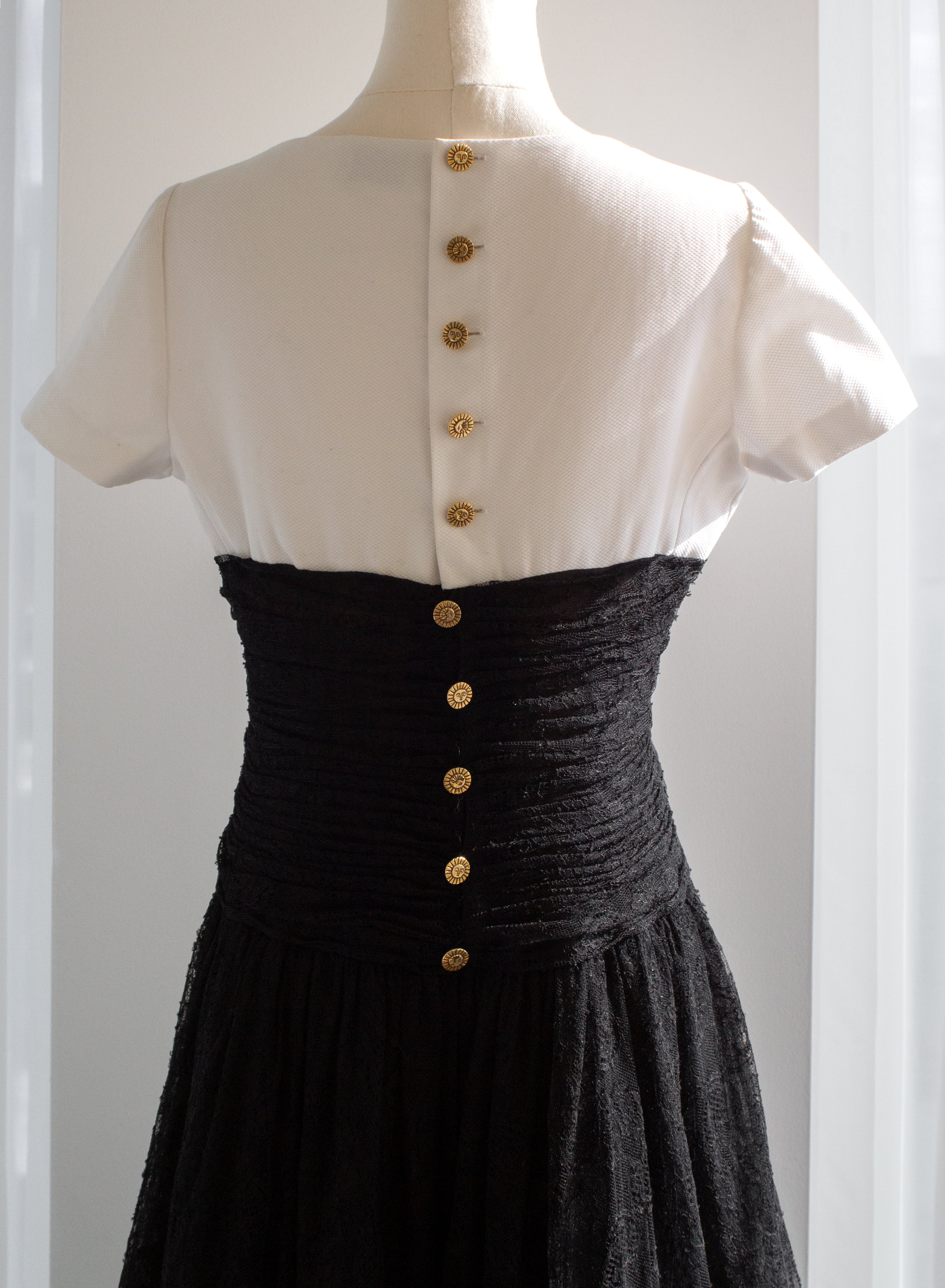 Chanel Vintage S/S 1988 White Black Lace Camellia Bow Dress Gown