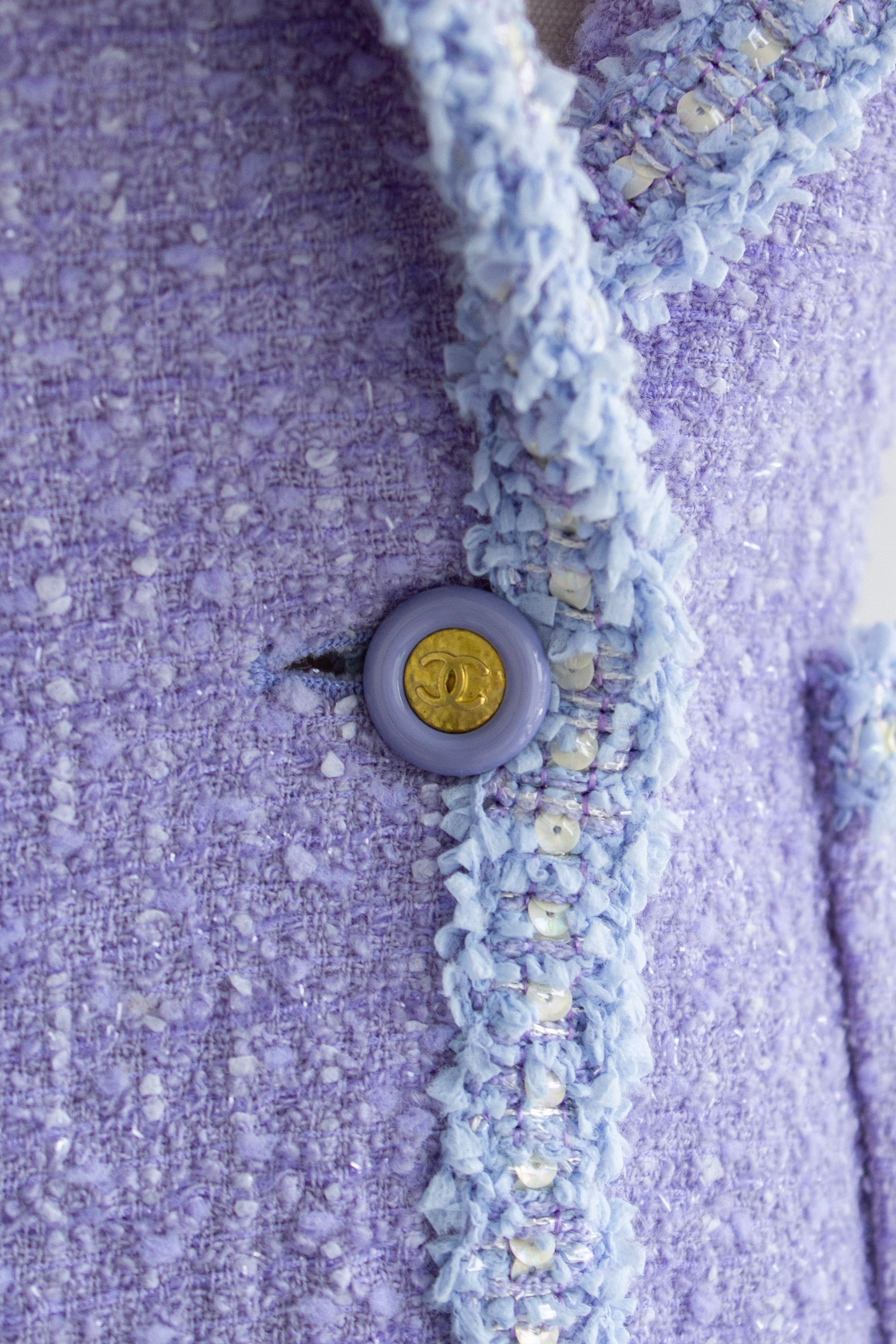 Chanel Vintage S/S 1995 Barbie CC Periwinkle Lavender Tweed 95P Jacket Skirt Suit