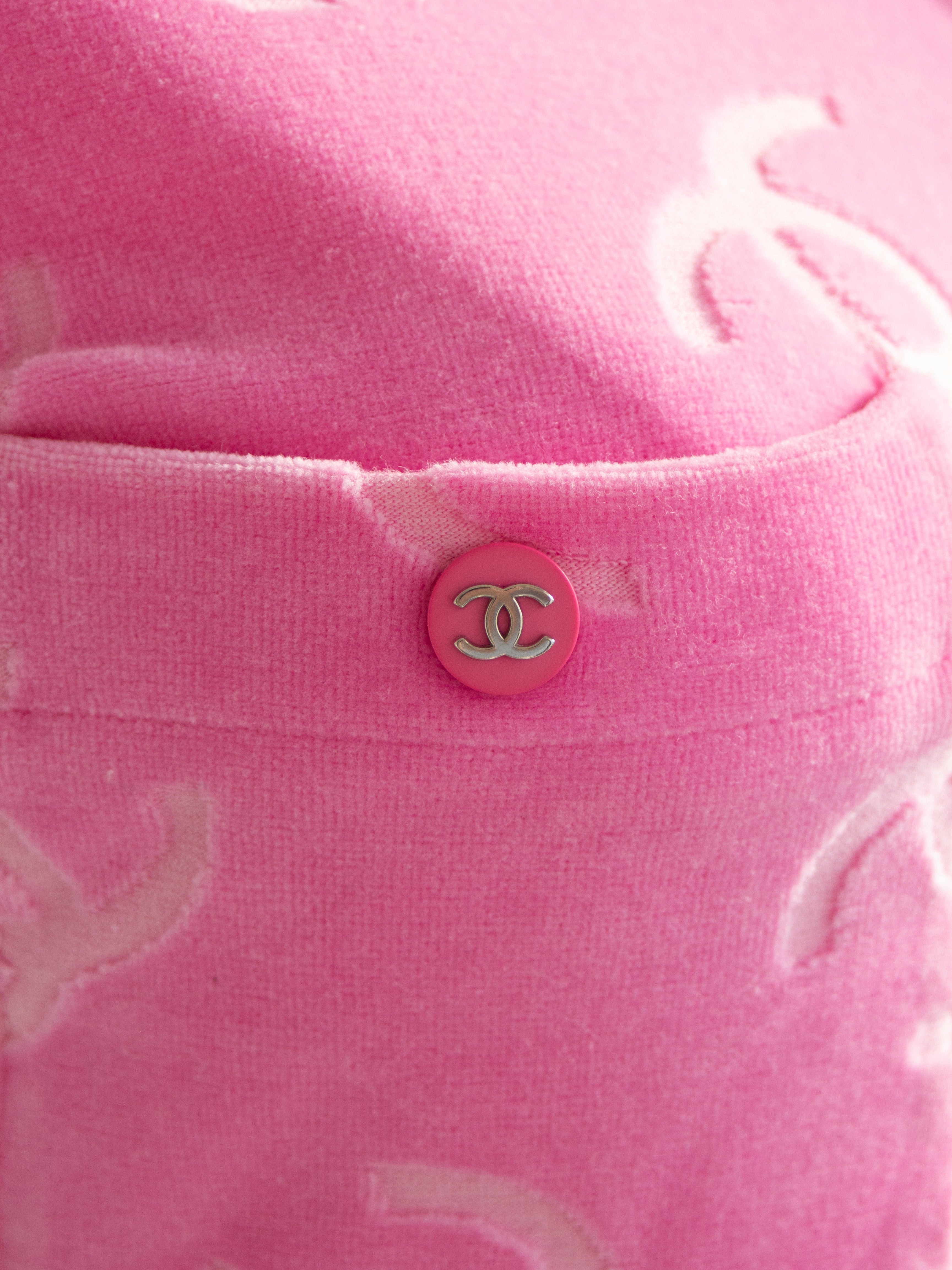 Chanel Vintage S/S 1996 Pink Velour CC Logo Button 96P Top