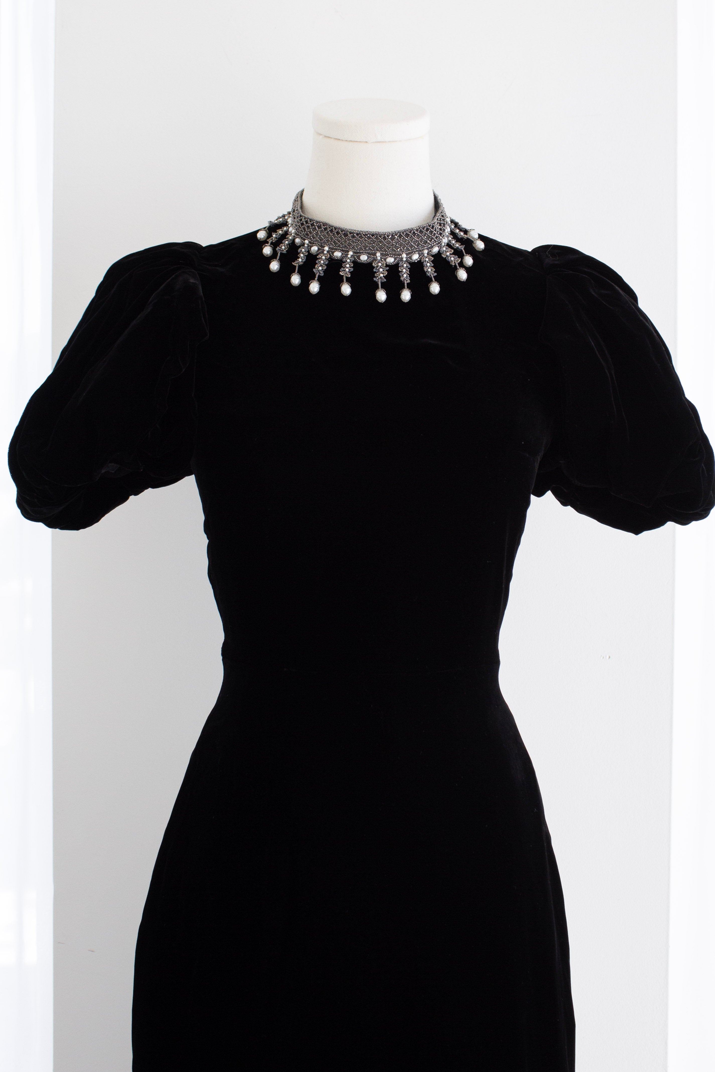 Christian Dior Cruise 2025 Scotland Embellished-Collar Velvet Gown