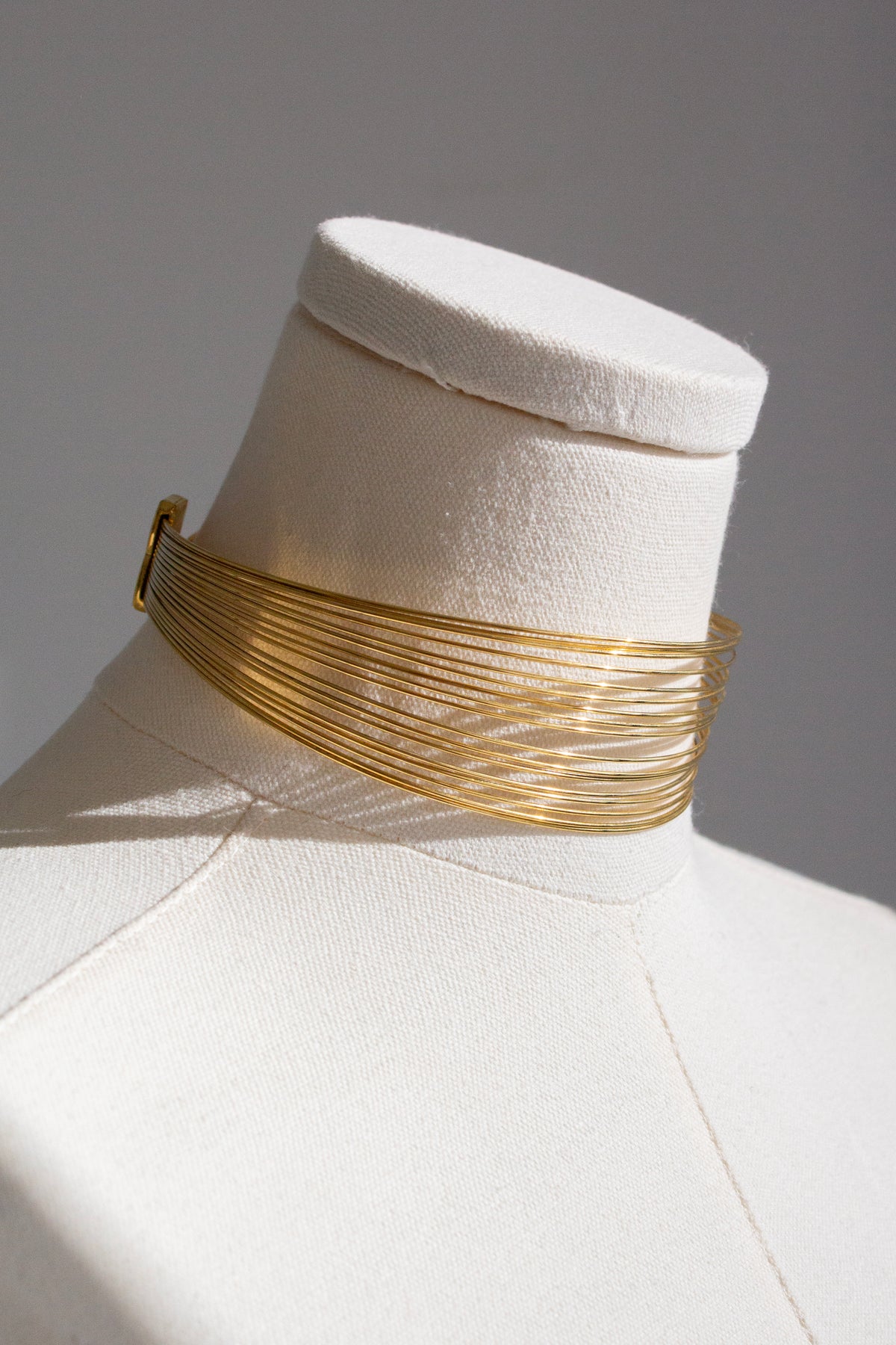 Christian Dior 1999 J’Adore Gold Metal Wire Choker Necklace