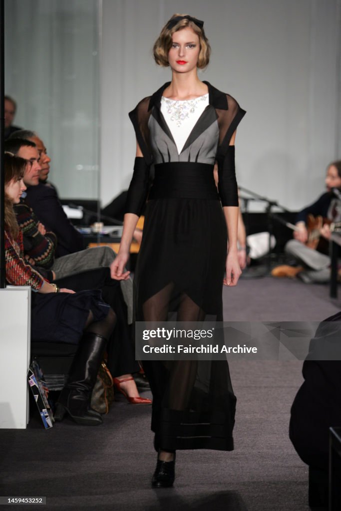 Chanel Pre-Fall 2006 Metiers D’Art Embellished Lesage Black White 06A Gown