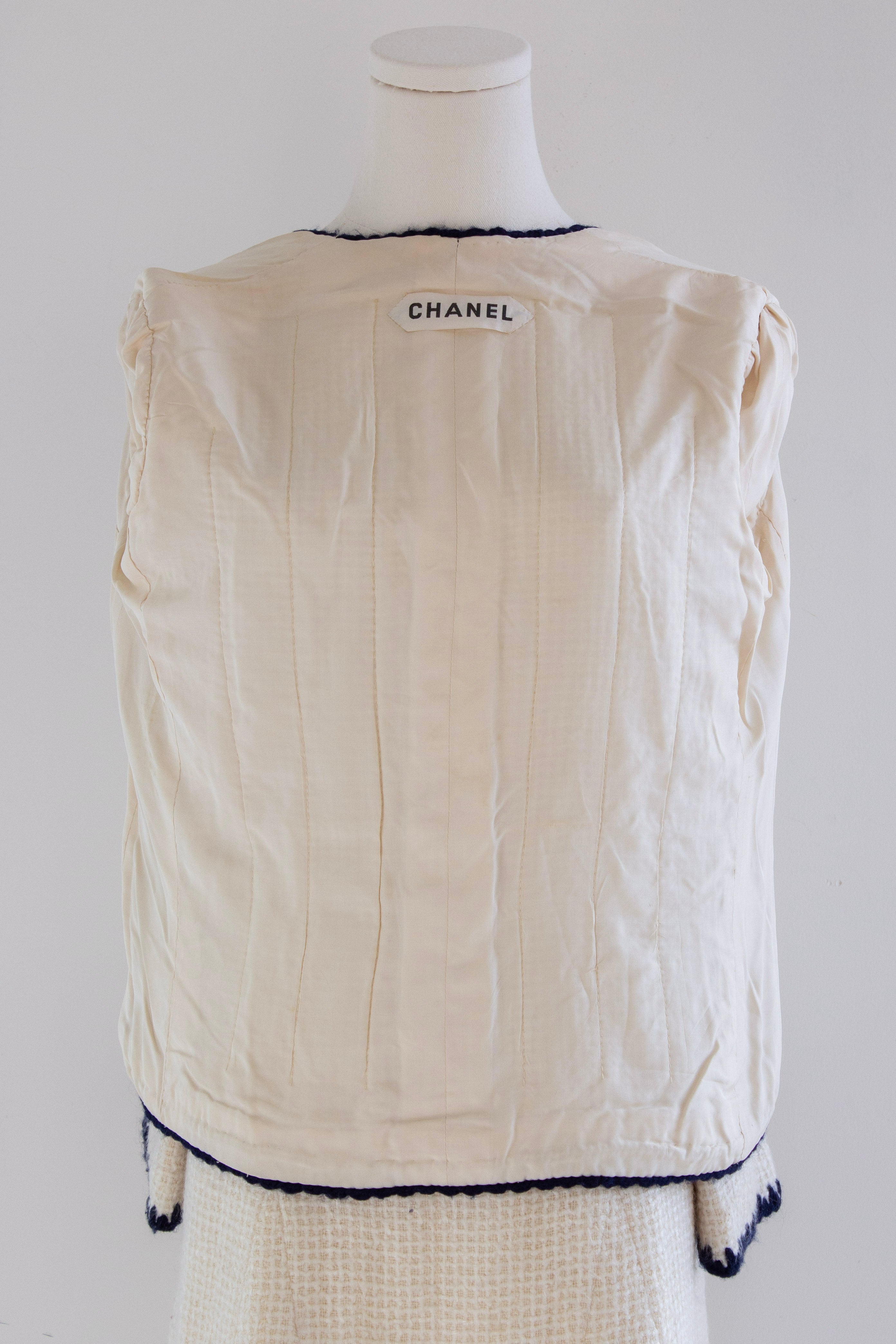 Chanel Vintage Haute Couture 1970s Blue Jasmine White Navy Tweed Jacket Suit
