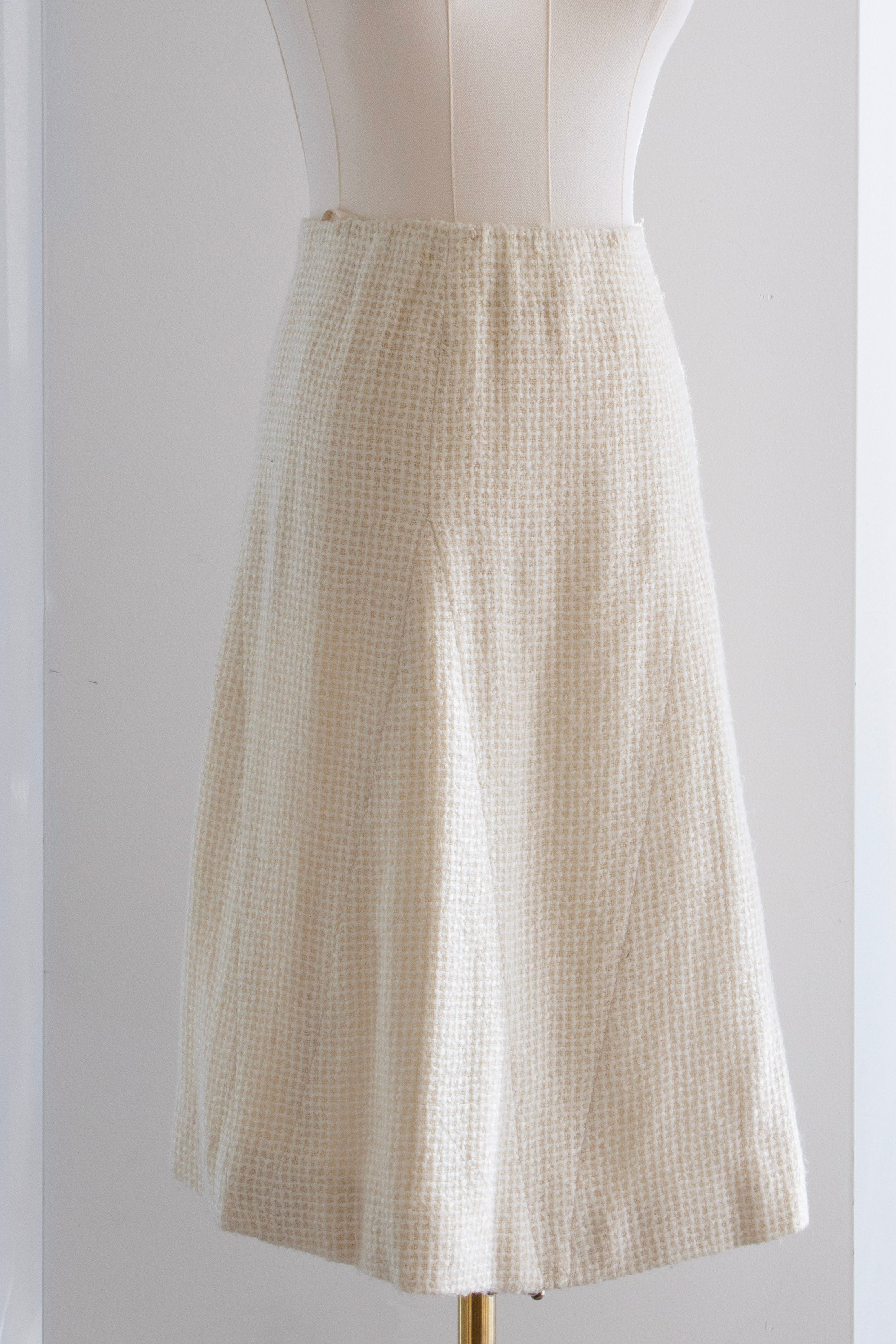 Chanel Vintage Haute Couture 1970s Blue Jasmine White Navy Tweed Jacket Suit
