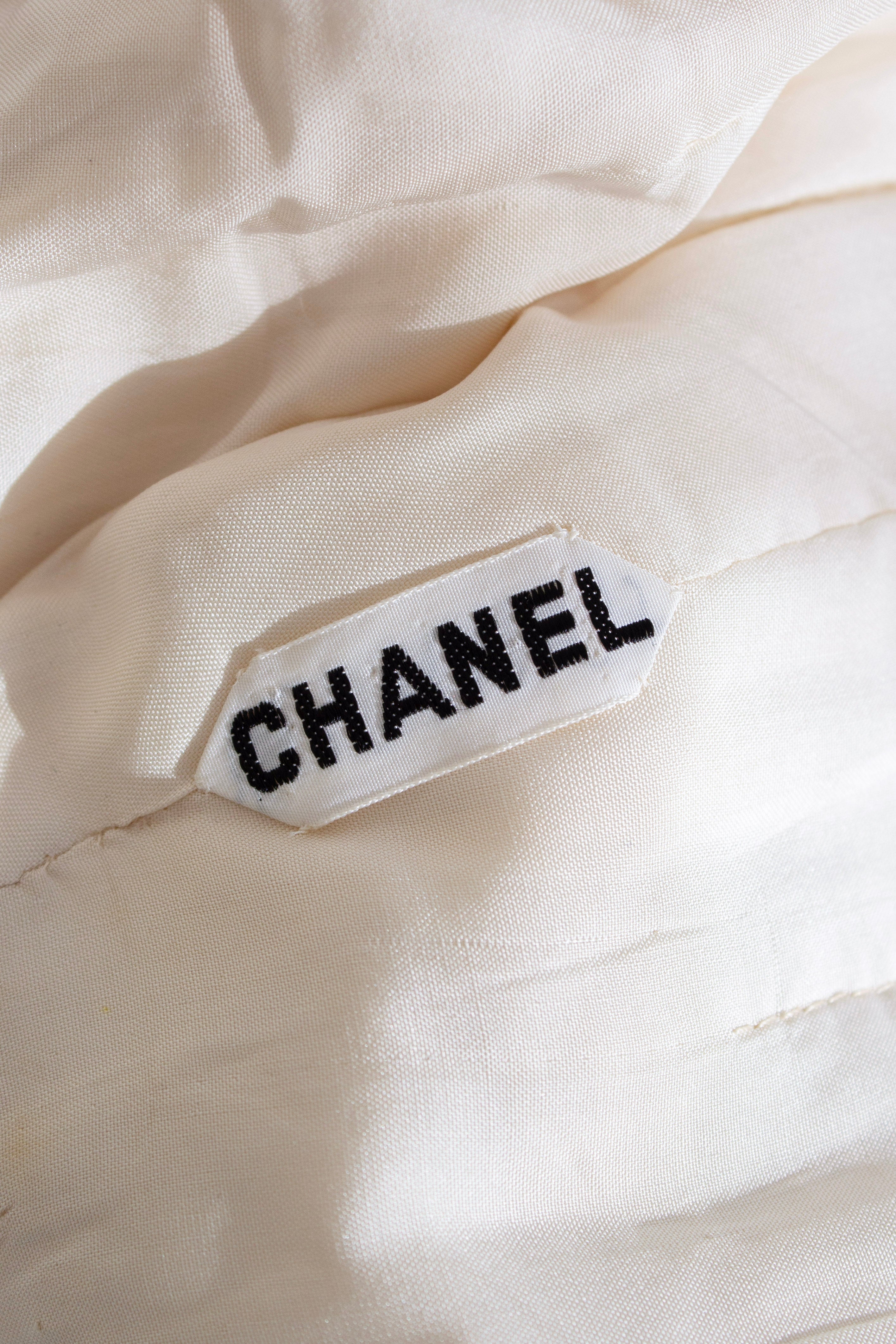 Chanel Vintage Haute Couture 1970s Blue Jasmine White Navy Tweed Jacket Suit