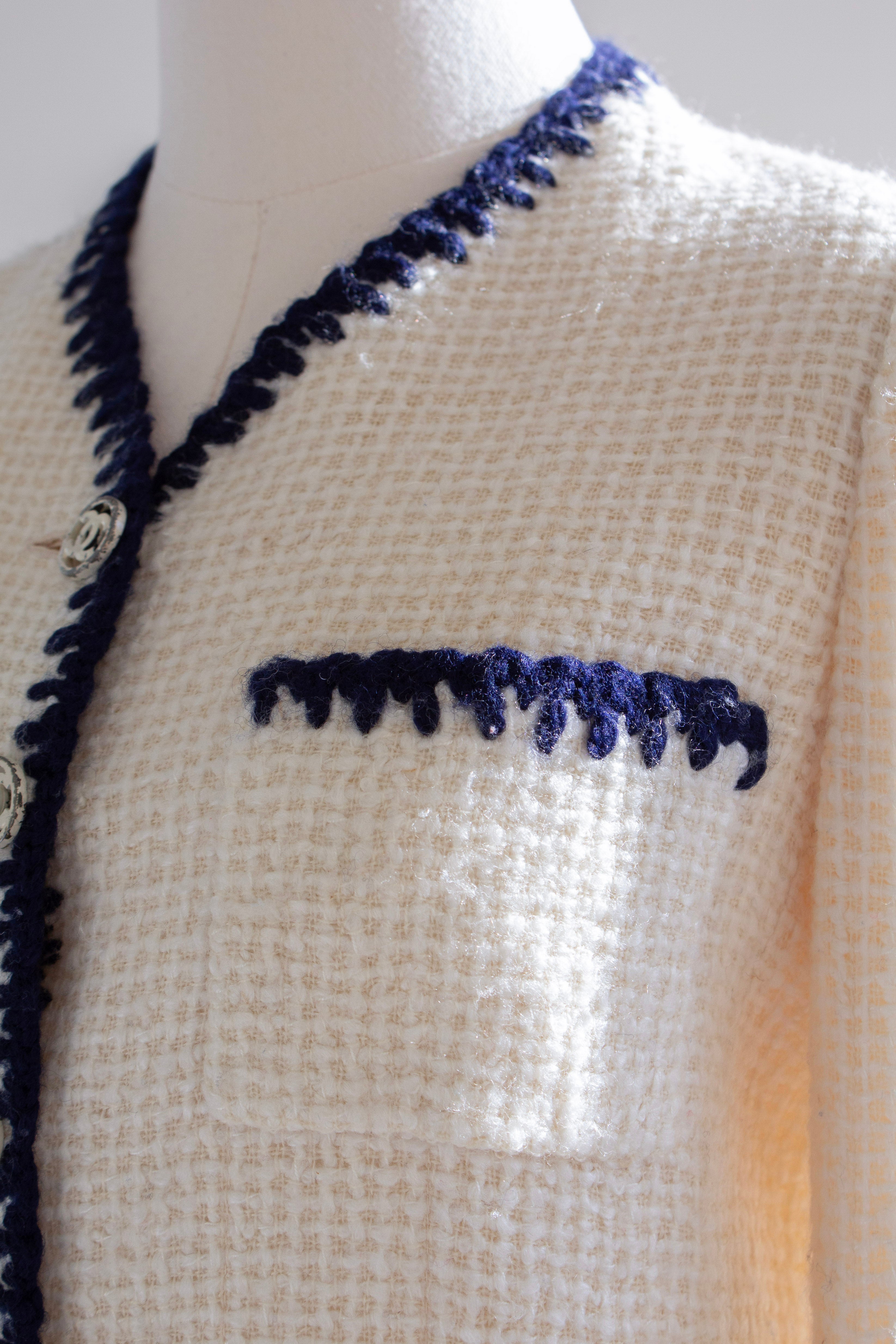 Chanel Vintage Haute Couture 1970s Blue Jasmine White Navy Tweed Jacket Suit