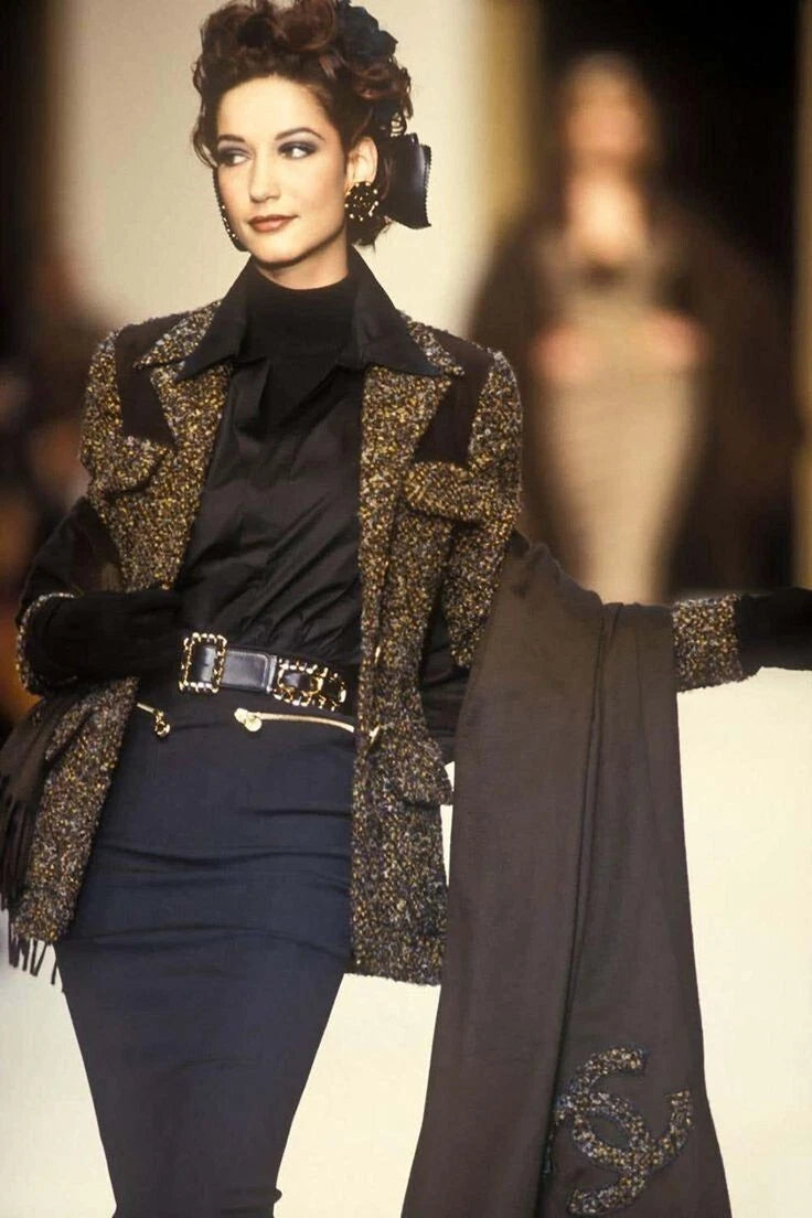 Chanel Vintage F/W 1992 English Tweed Suede Grey Brown CC Gold Runway Jacket