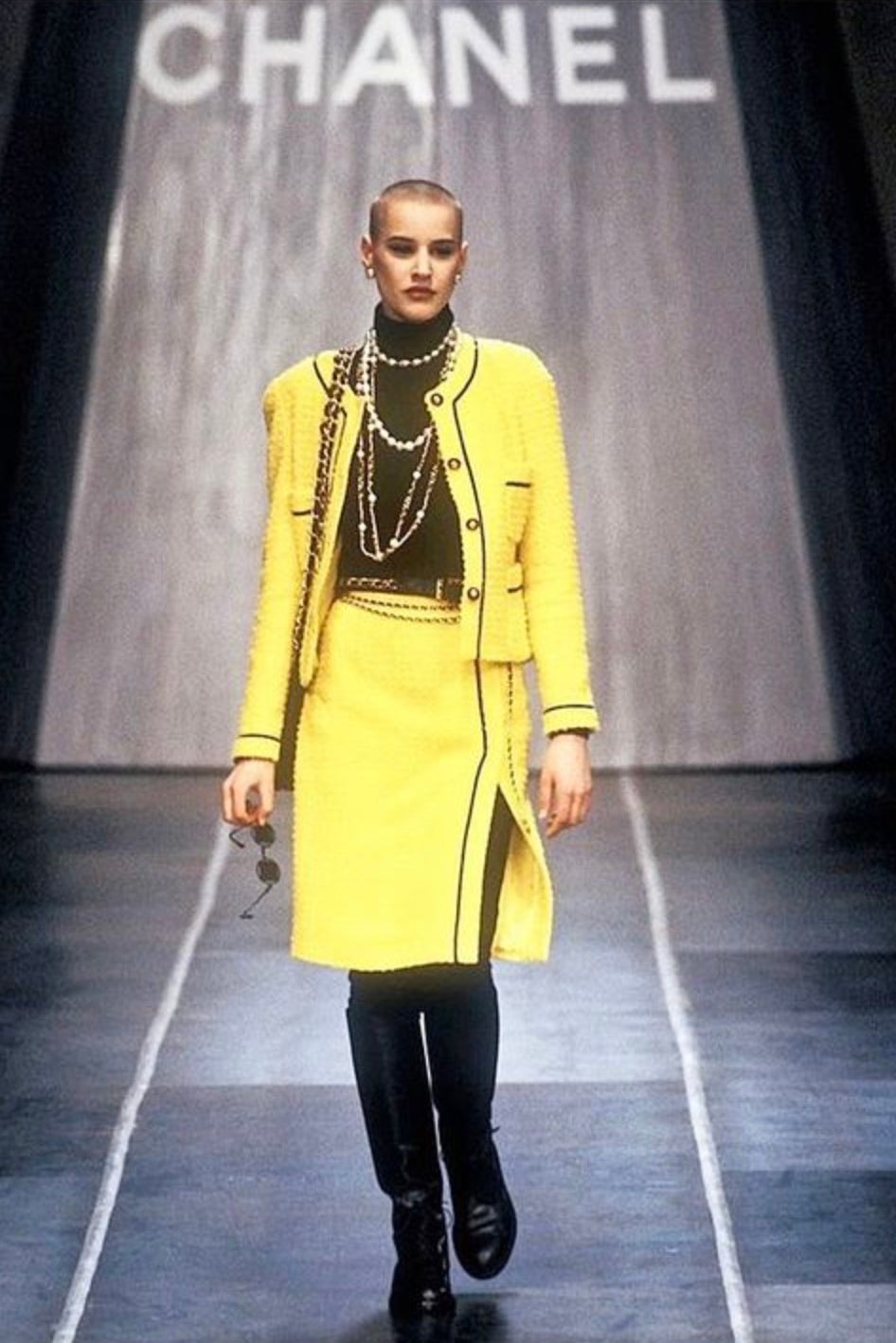 Chanel Vintage F/W 1993 Yellow Black Velvet CC 93A Tweed Jacket Skirt Suit