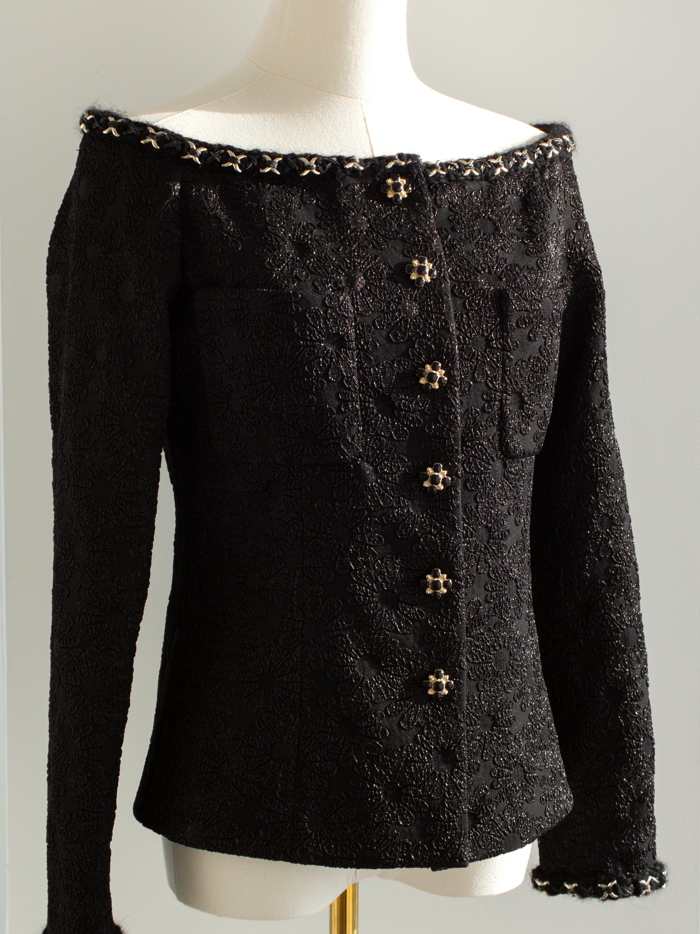 Chanel F/W 2021 Metiers D'Art Chateau Des Dames Black Off-Shoulder 21A Jacket