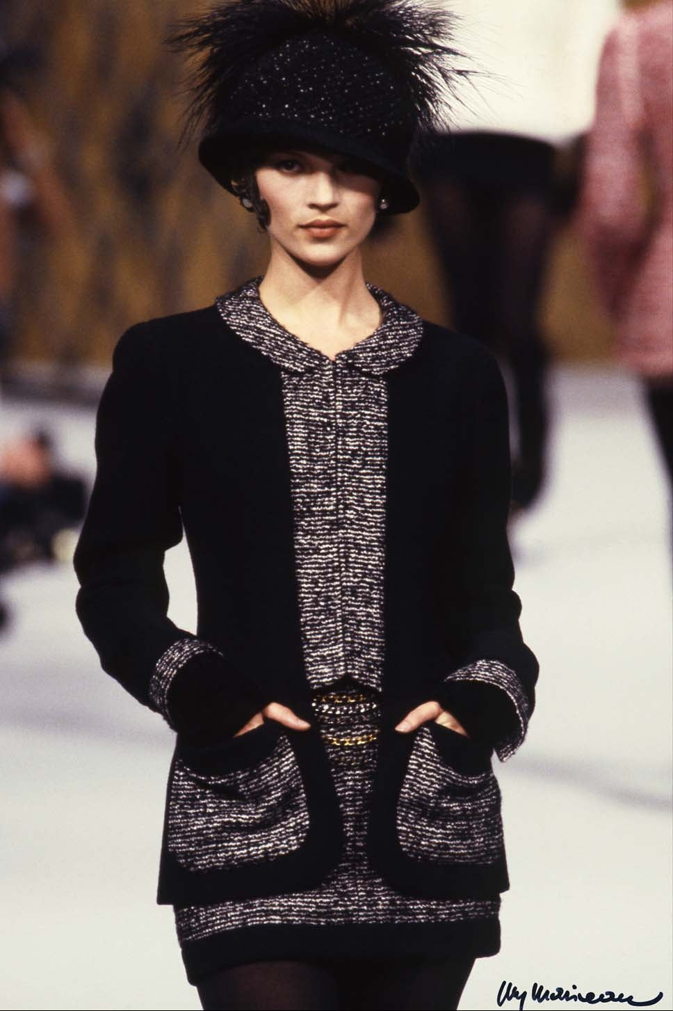 Chanel Haute Couture F/W 1993 Runway Black Grey Tweed Jacket Skirt Suit