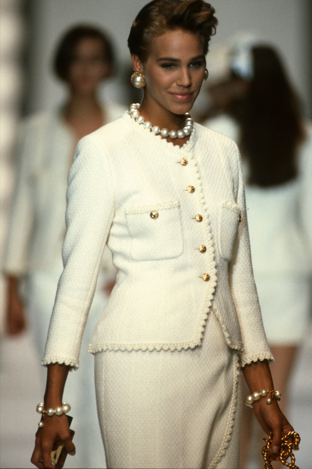 Chanel Vintage S/S 1990 Ecru Cream 24K Gold CC Scalloped Tweed Jacket Skirt Suit 