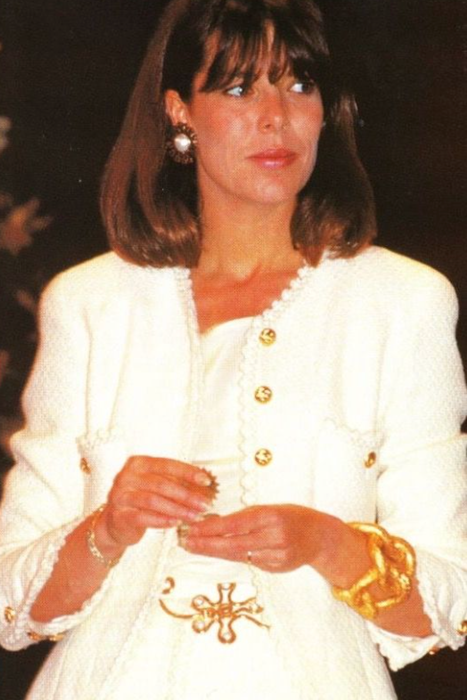 Chanel Vintage S/S 1990 Ecru Cream 24K Gold CC Scalloped Tweed Jacket Skirt Suit 