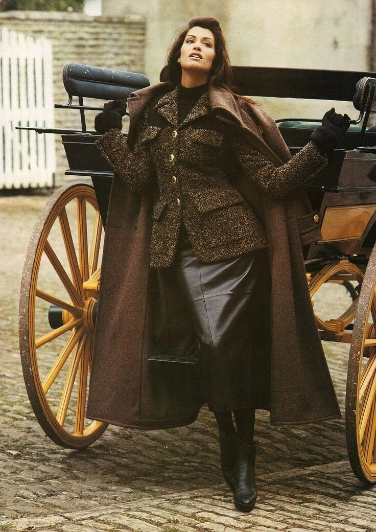 Chanel Vintage F/W 1992 English Tweed Suede Grey Brown CC Gold Runway Jacket