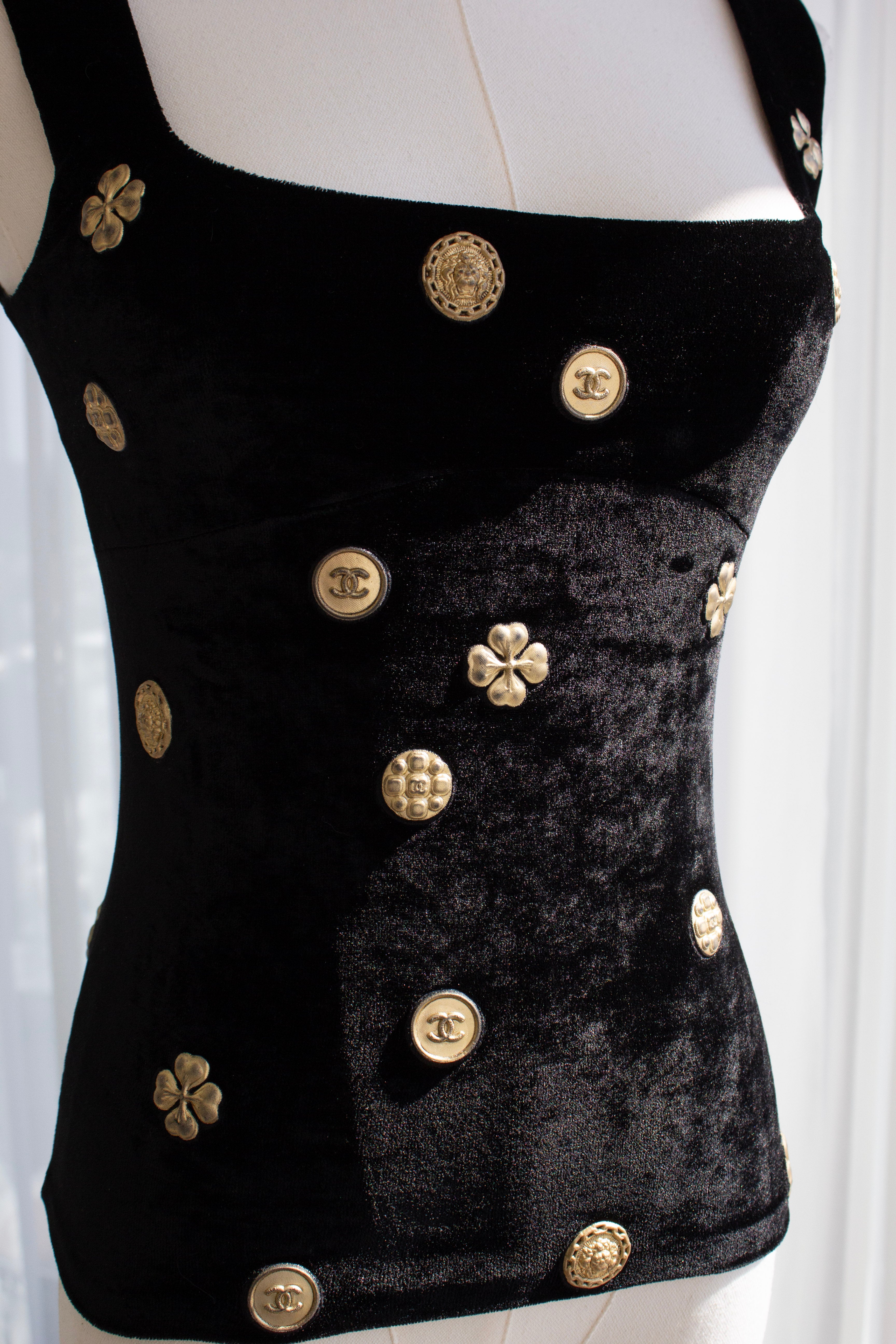 Chanel Pre-Fall 2021 Métiers d’Art “Château des Dames” Black Velvet 21A Top