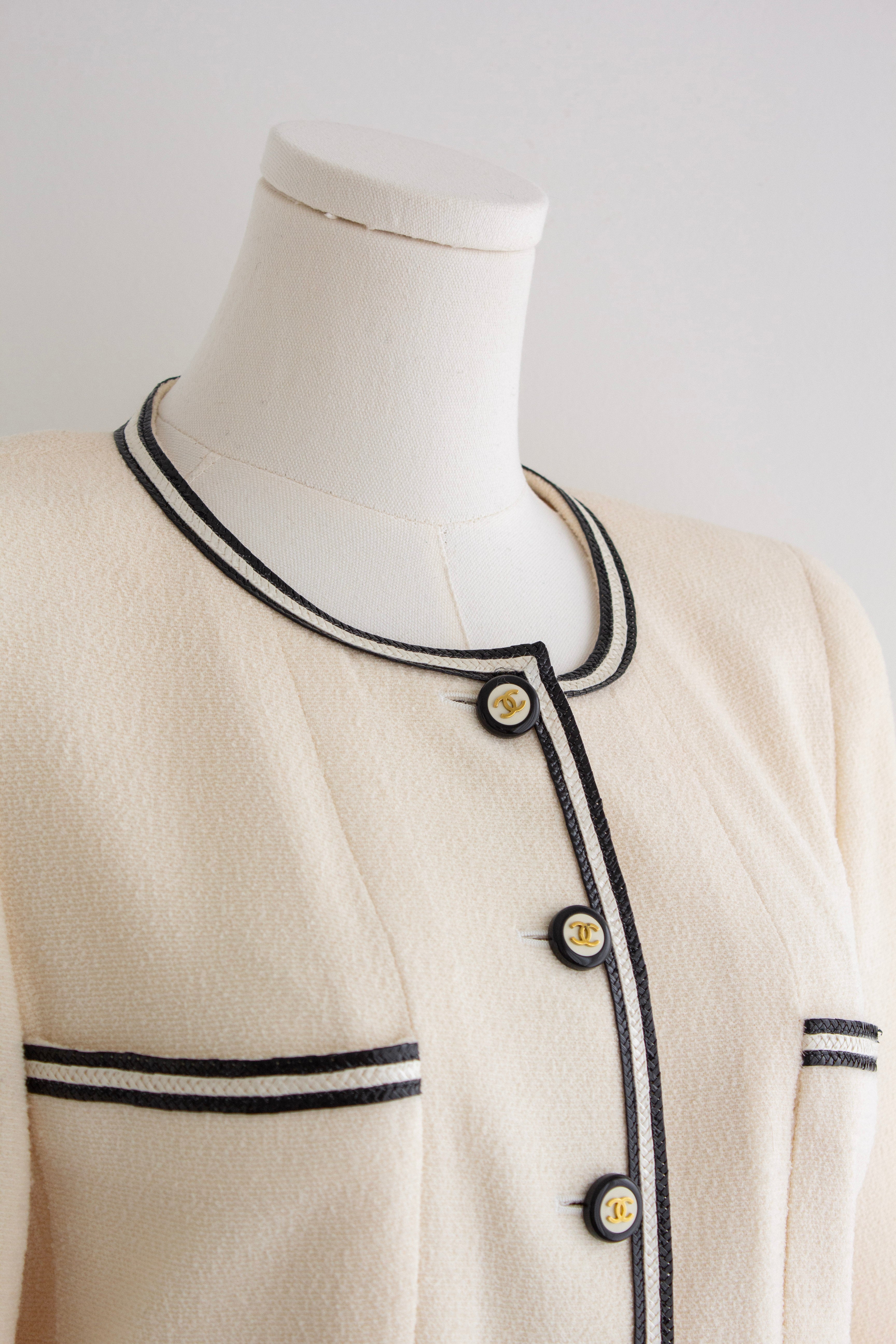 Chanel Vintage S/S 1995 Barbie Ivory Ecru Black Tweed Braided CC 95P Jacket