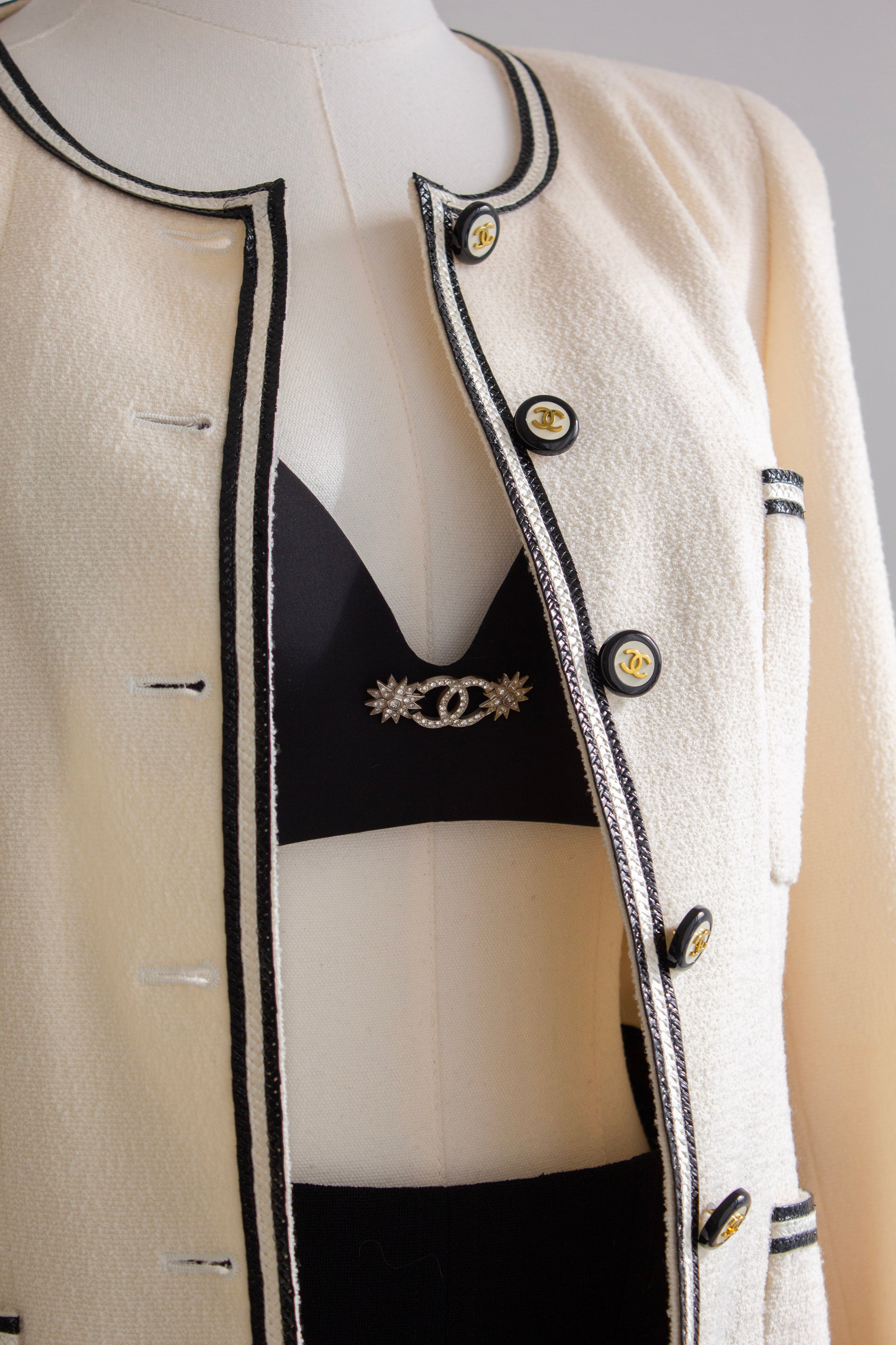 Chanel Vintage S/S 1995 Barbie Ivory Ecru Black Tweed Braided CC 95P Jacket