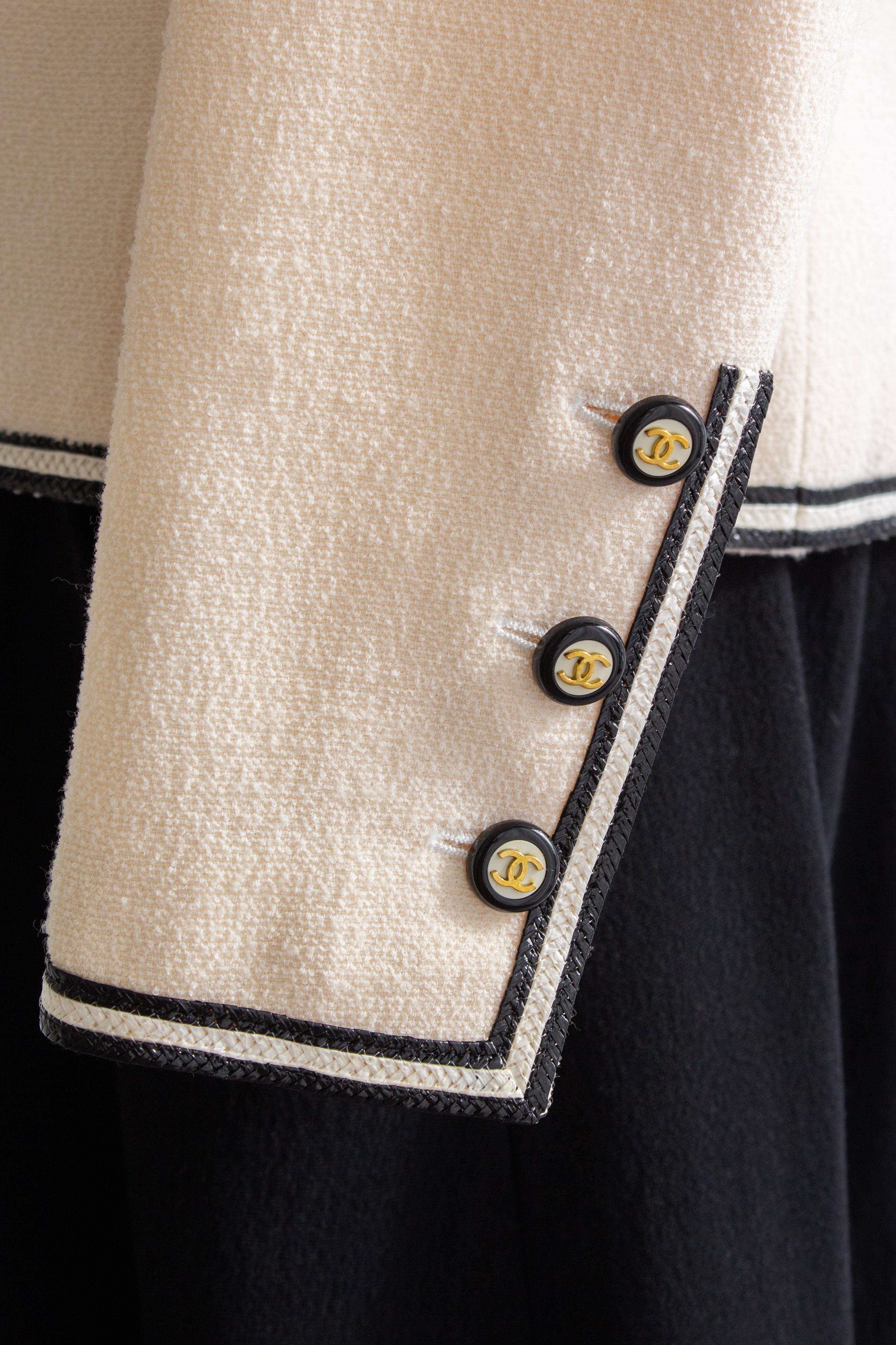 Chanel Vintage S/S 1995 Barbie Ivory Ecru Black Tweed Braided CC 95P Jacket