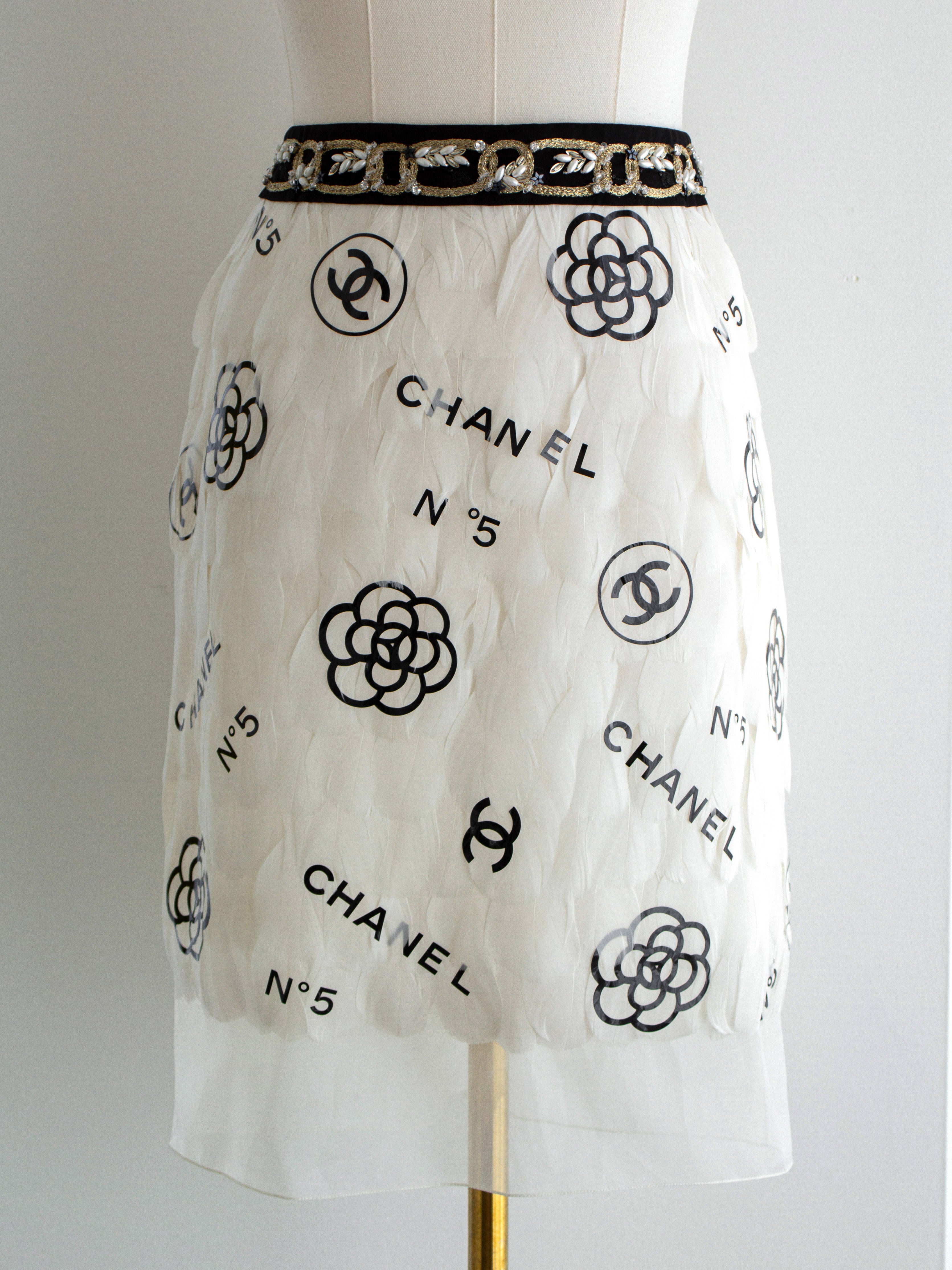 Rare Chanel Metiers D'Art 2020 White Black Embellished Feather 20A Mini Skirt